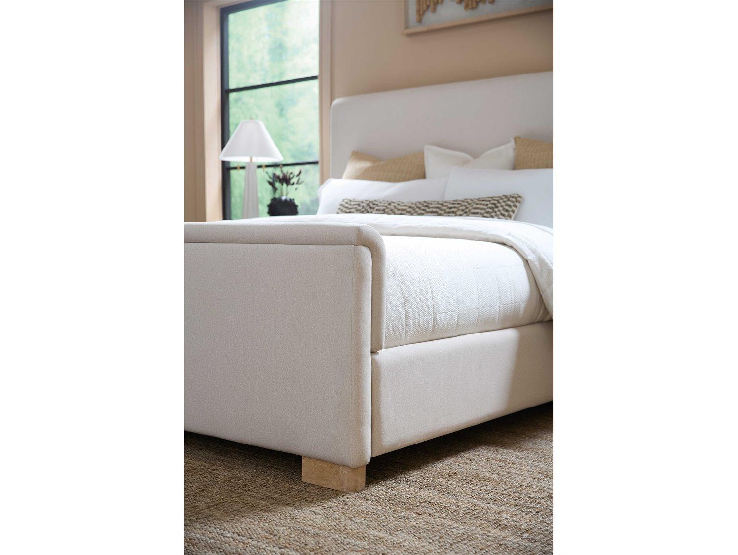 Hooker Furniture Banyon Bay Desert Oak White Wood California King Panel Bed