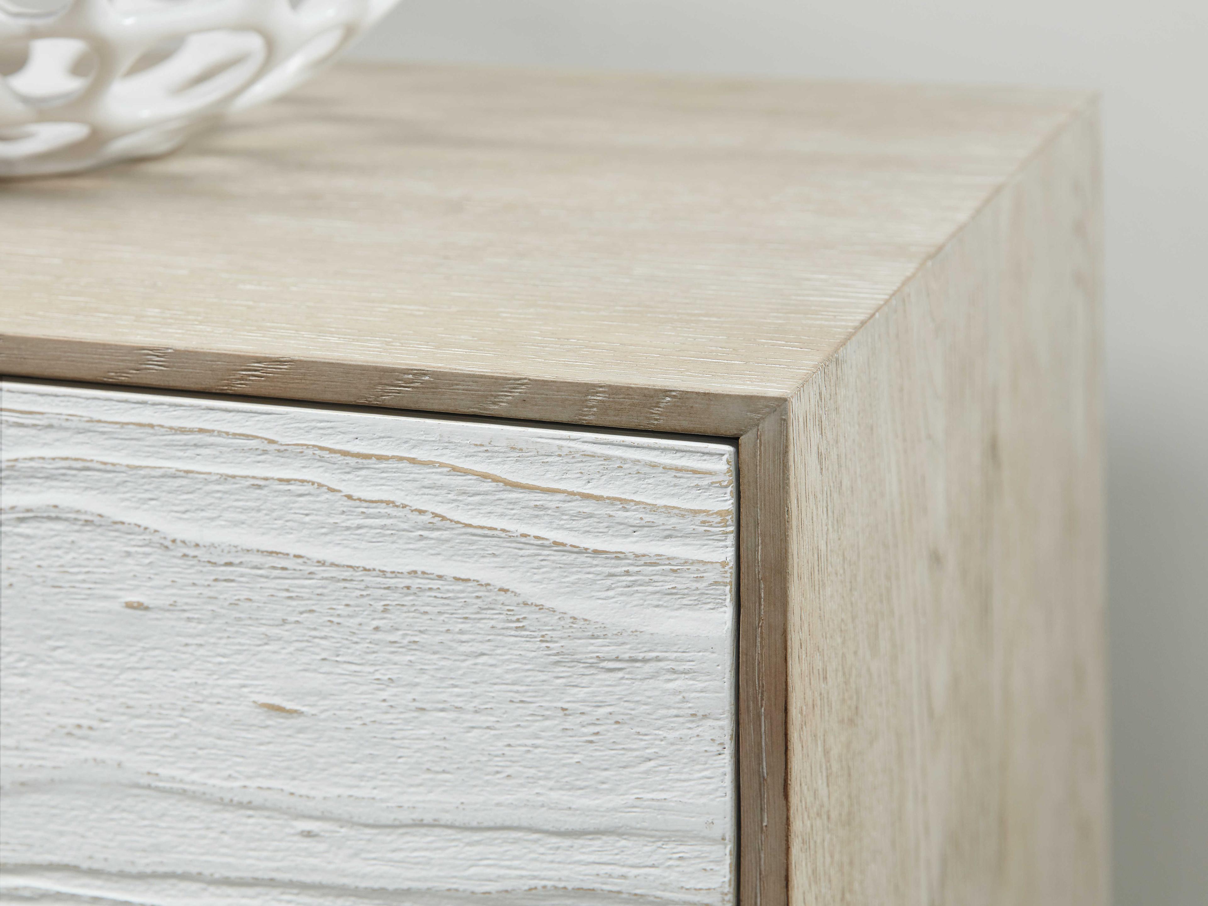 Hooker Furniture Cascade 80" Oak Wood Terrain Chalk Champagne Media Console