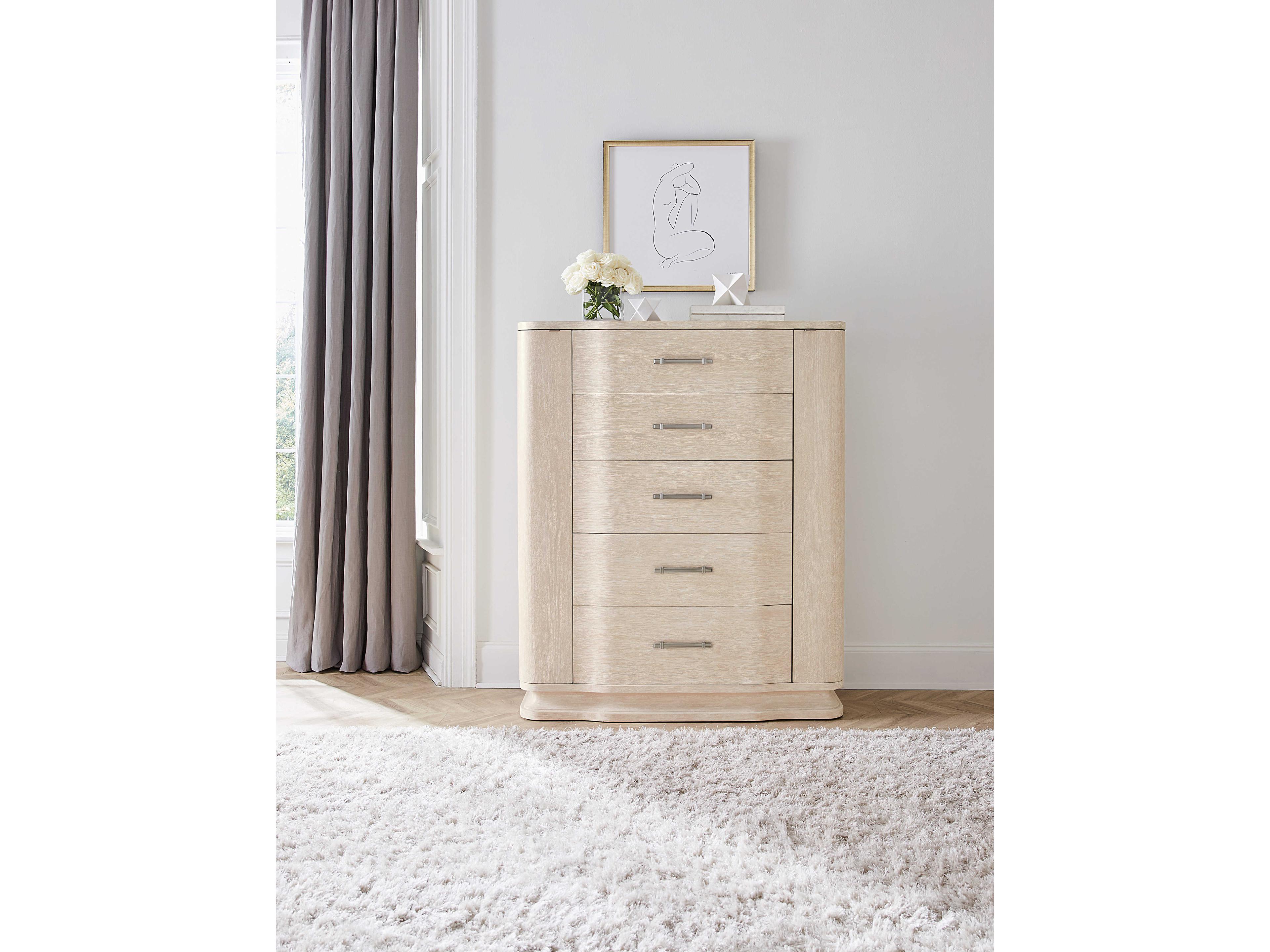 Hooker Furniture Nouveau Chic 5-Drawers Sandstone Beige Cedar Wood Accent Chest