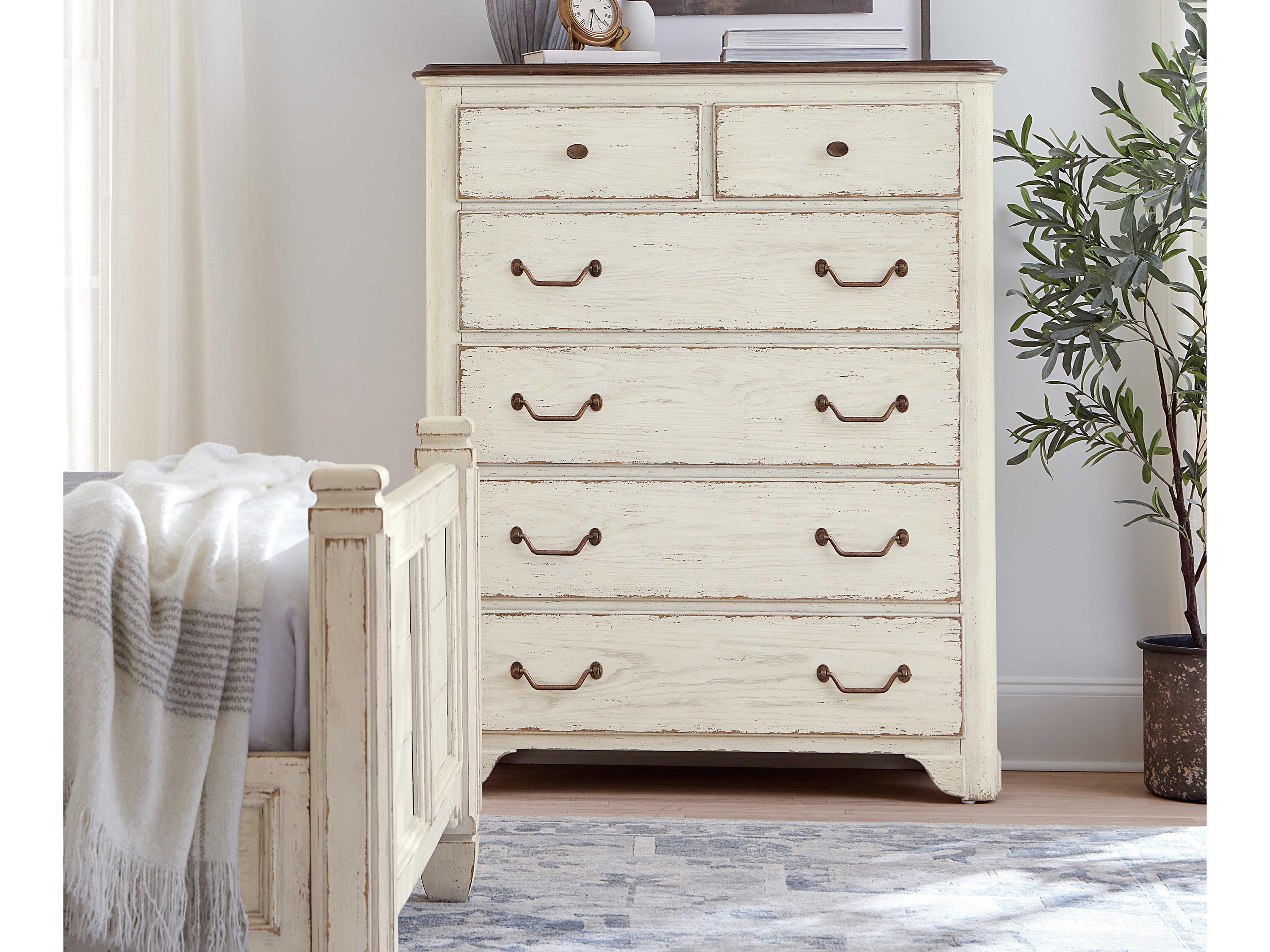 Hooker Furniture Americana White Oak Wood Accent Chest