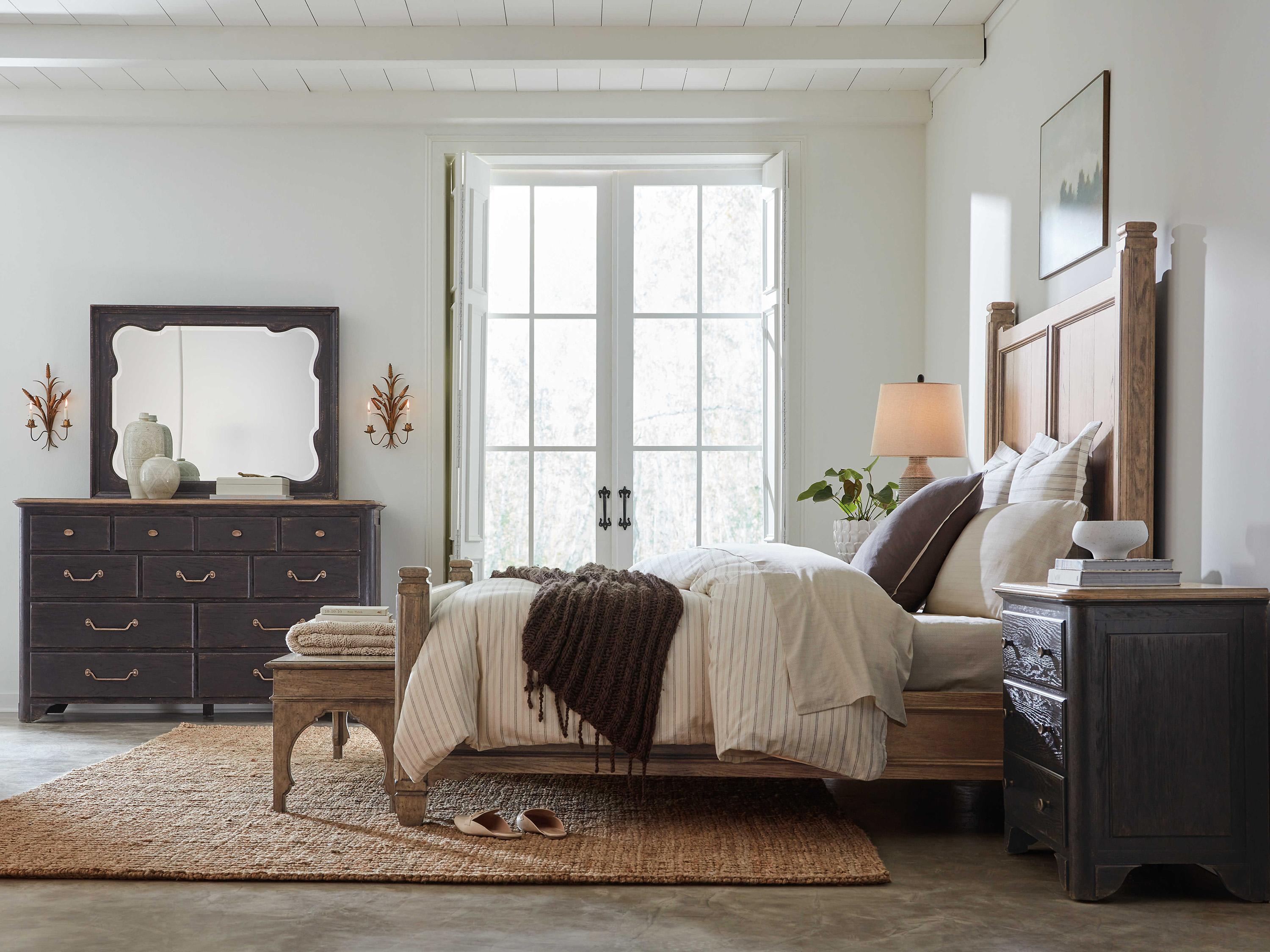 Hooker Furniture Americana Brown Oak Wood Queen Panel Bed