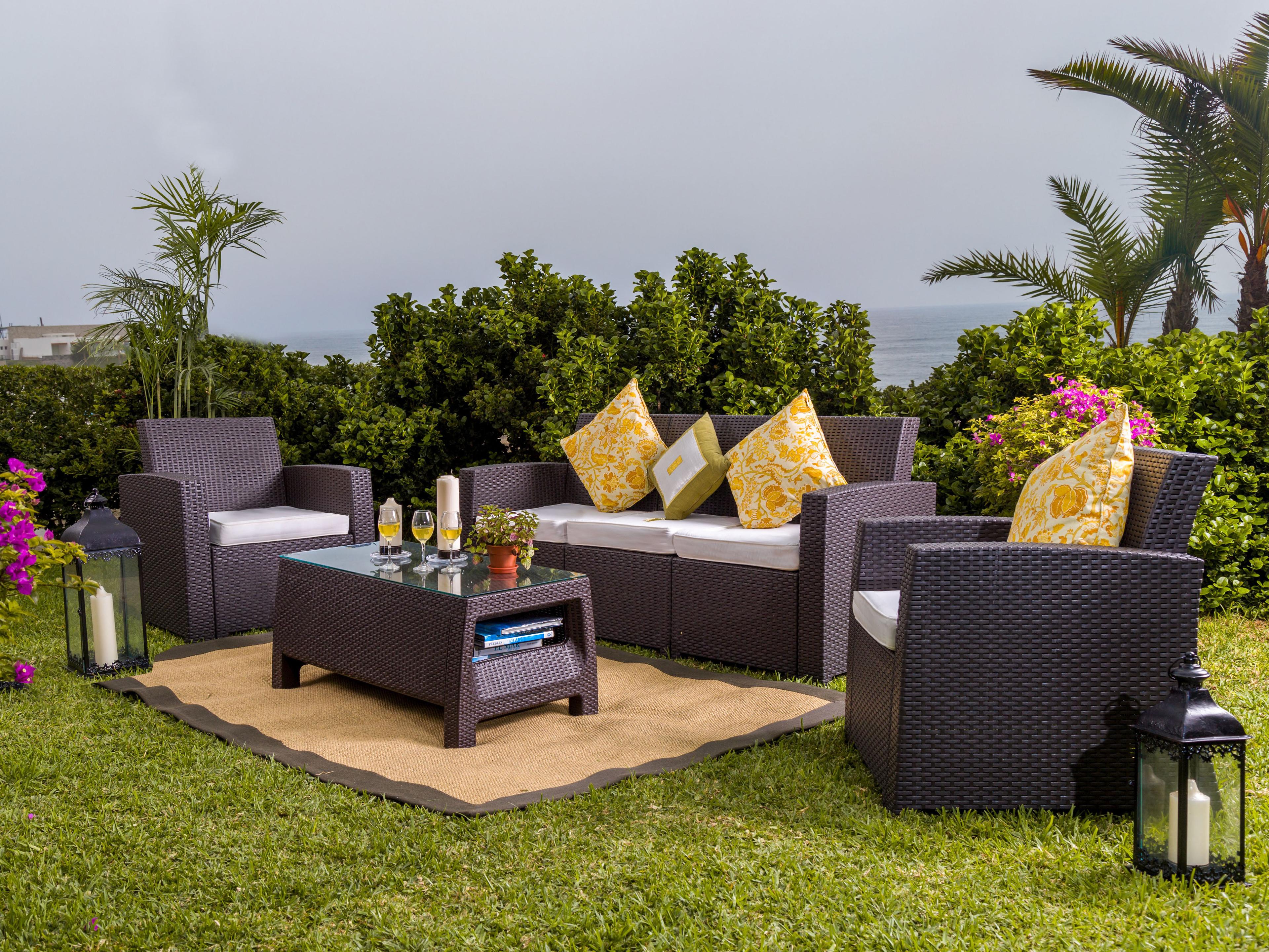 Hospitality Rattan Outdoor Plastique Chocolate Rectangular Glass Top Coffee Table