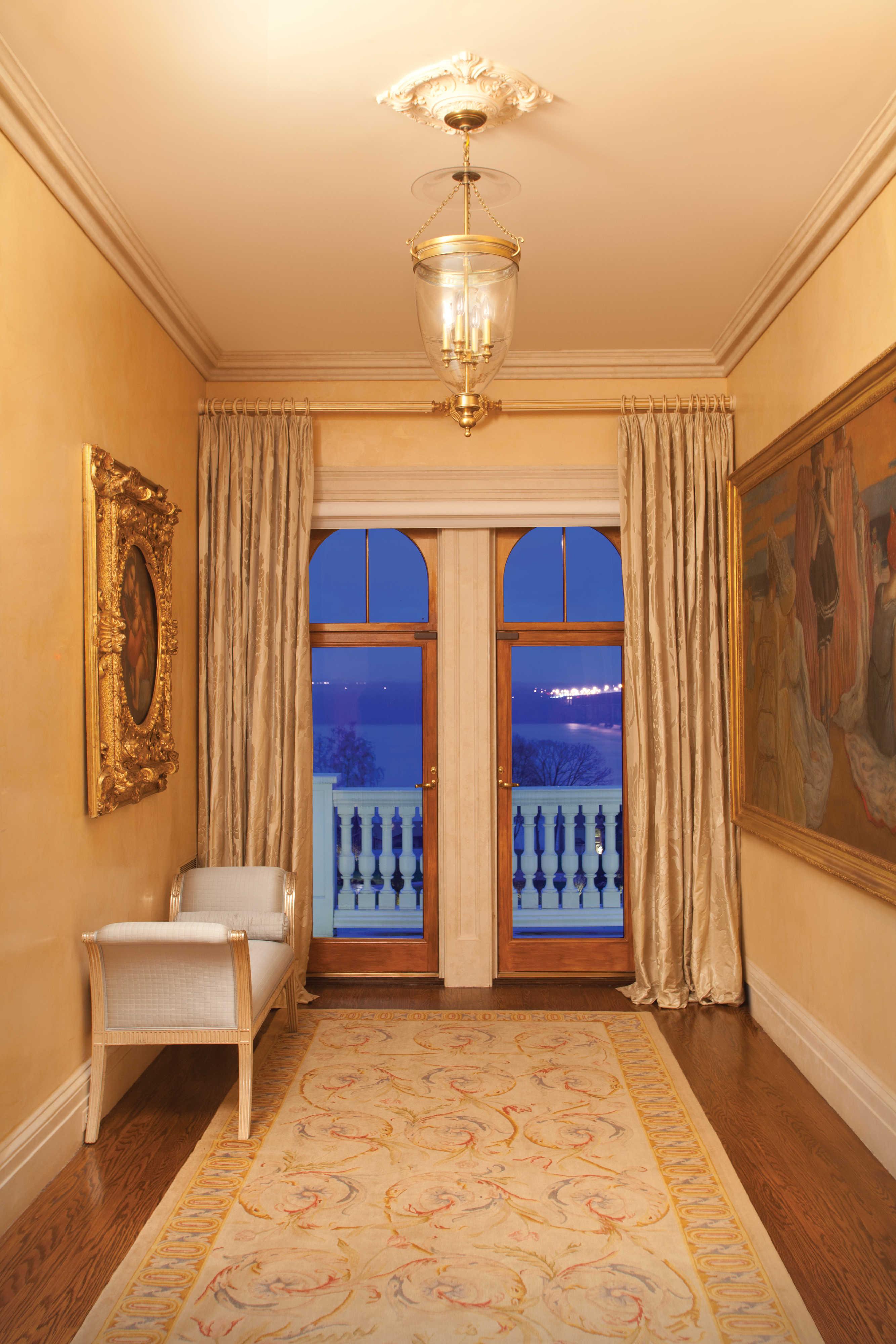 Hudson Valley Hanover 4-Light Aged Brass Clear Glass Bell Candelabra Chandelier