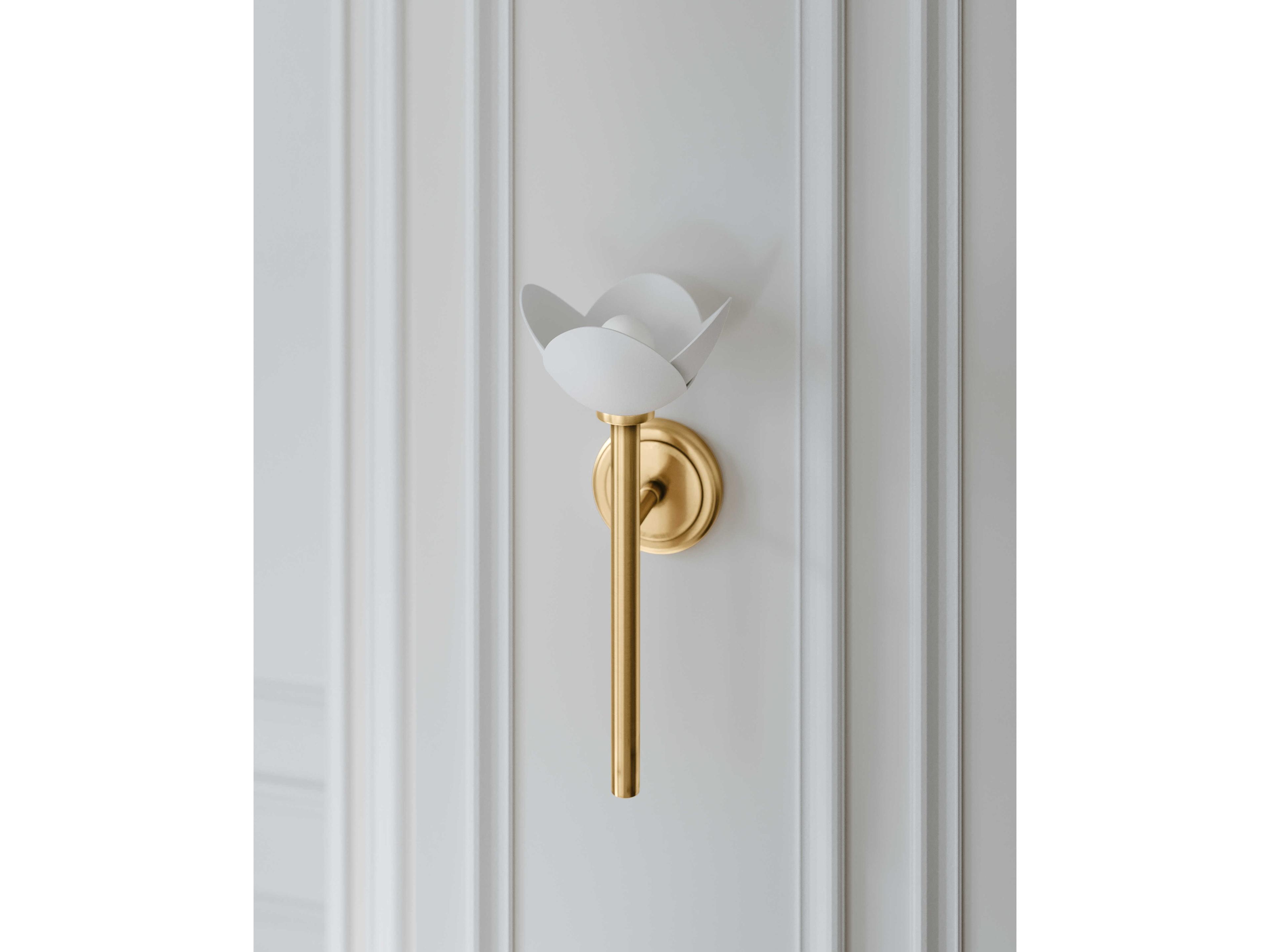 Hudson Valley Dawson 1-Light Gold Leaf white Plaster Glass Wall Sconce