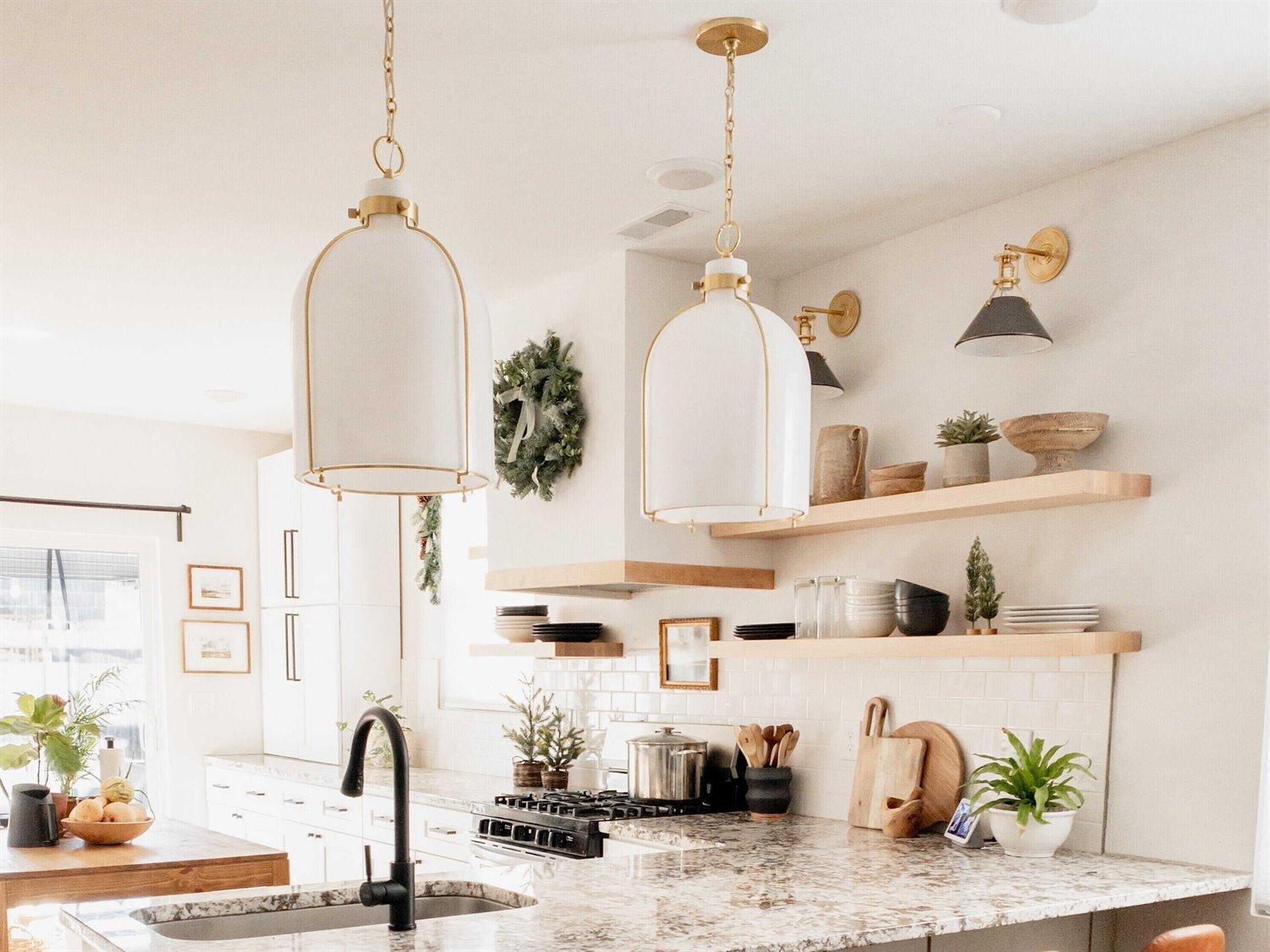 Hudson Valley Eldridge 1-Light Aged Brass Bell Pendant