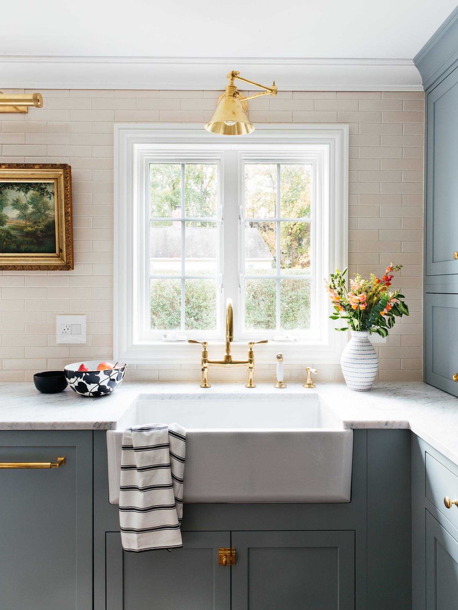 Hudson Valley Garden City Swing Arm Light