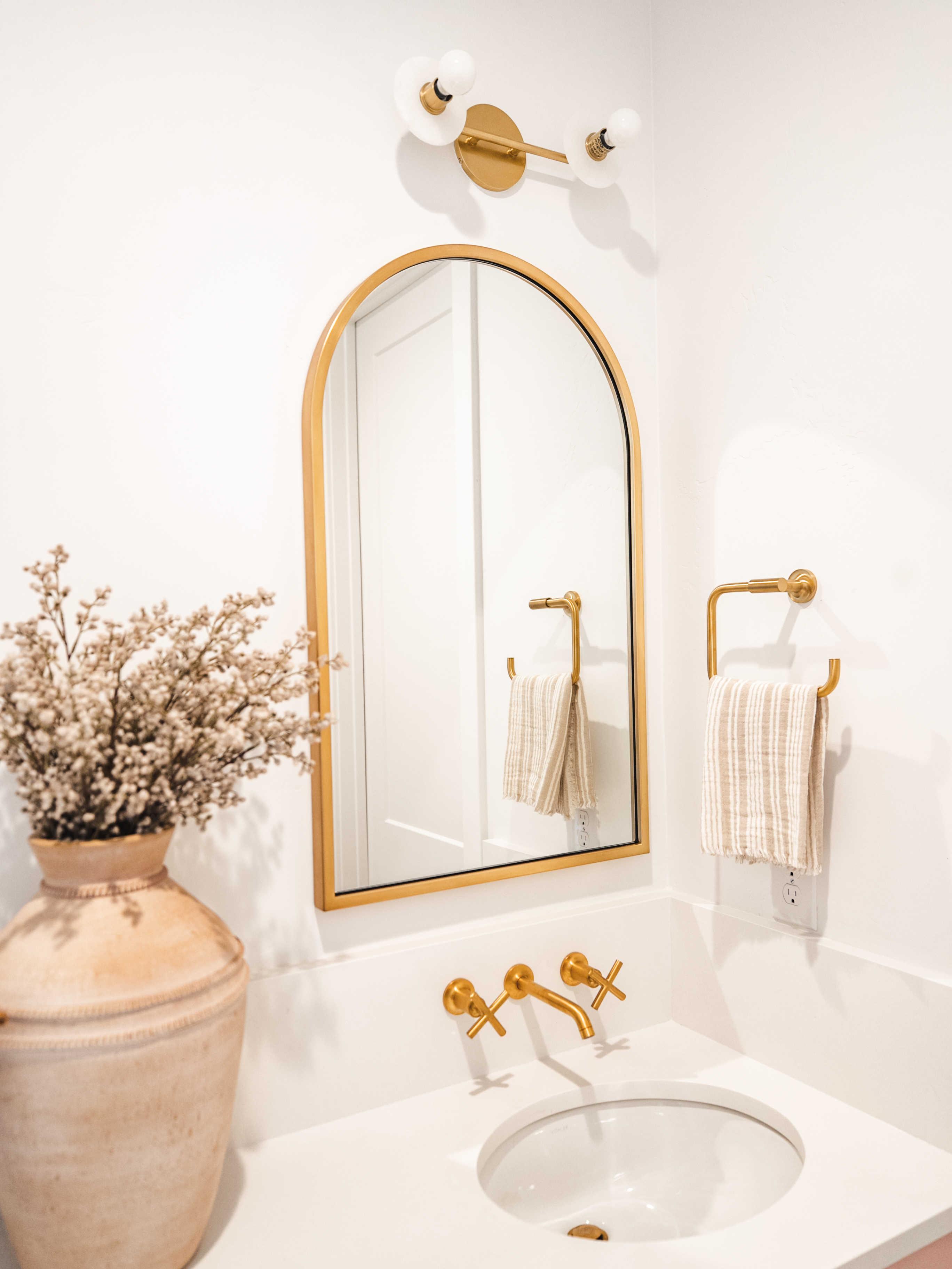 Hudson Valley Elmont 2-Light Aged Brass Vanity Light