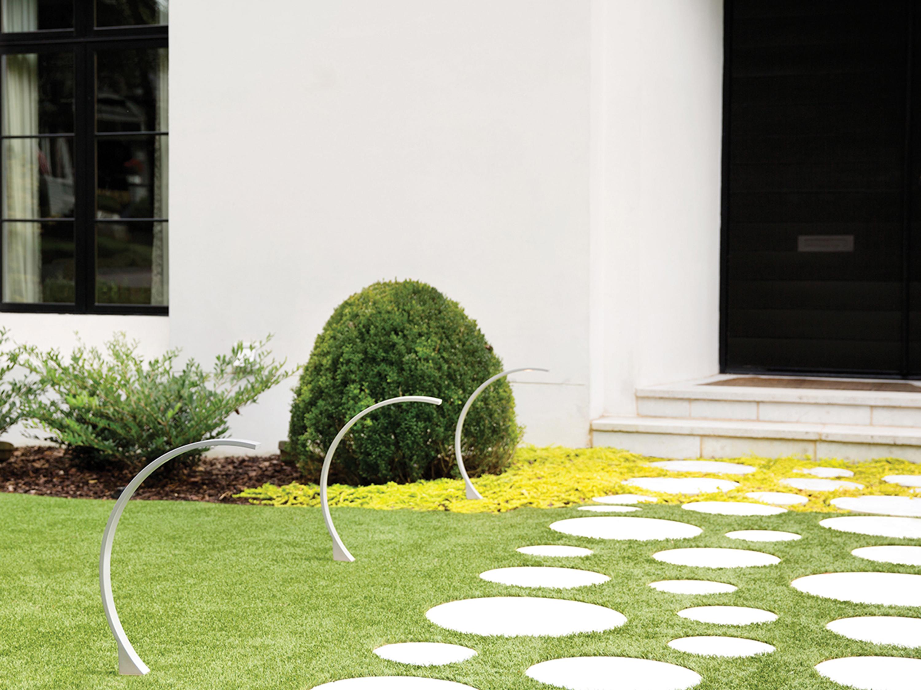 Hinkley Arc Outdoor Path Light