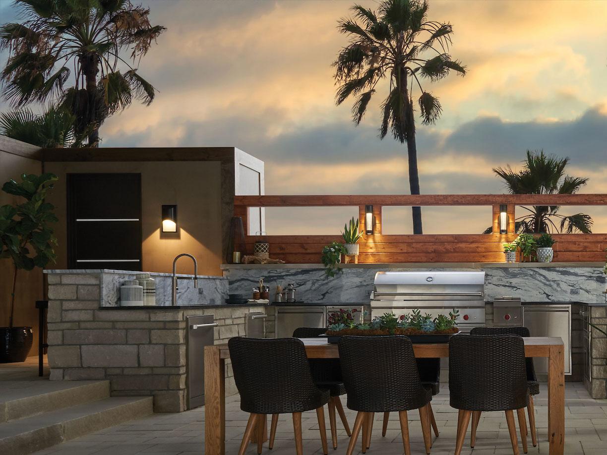 Hinkley Cascade Outdoor Wall Light