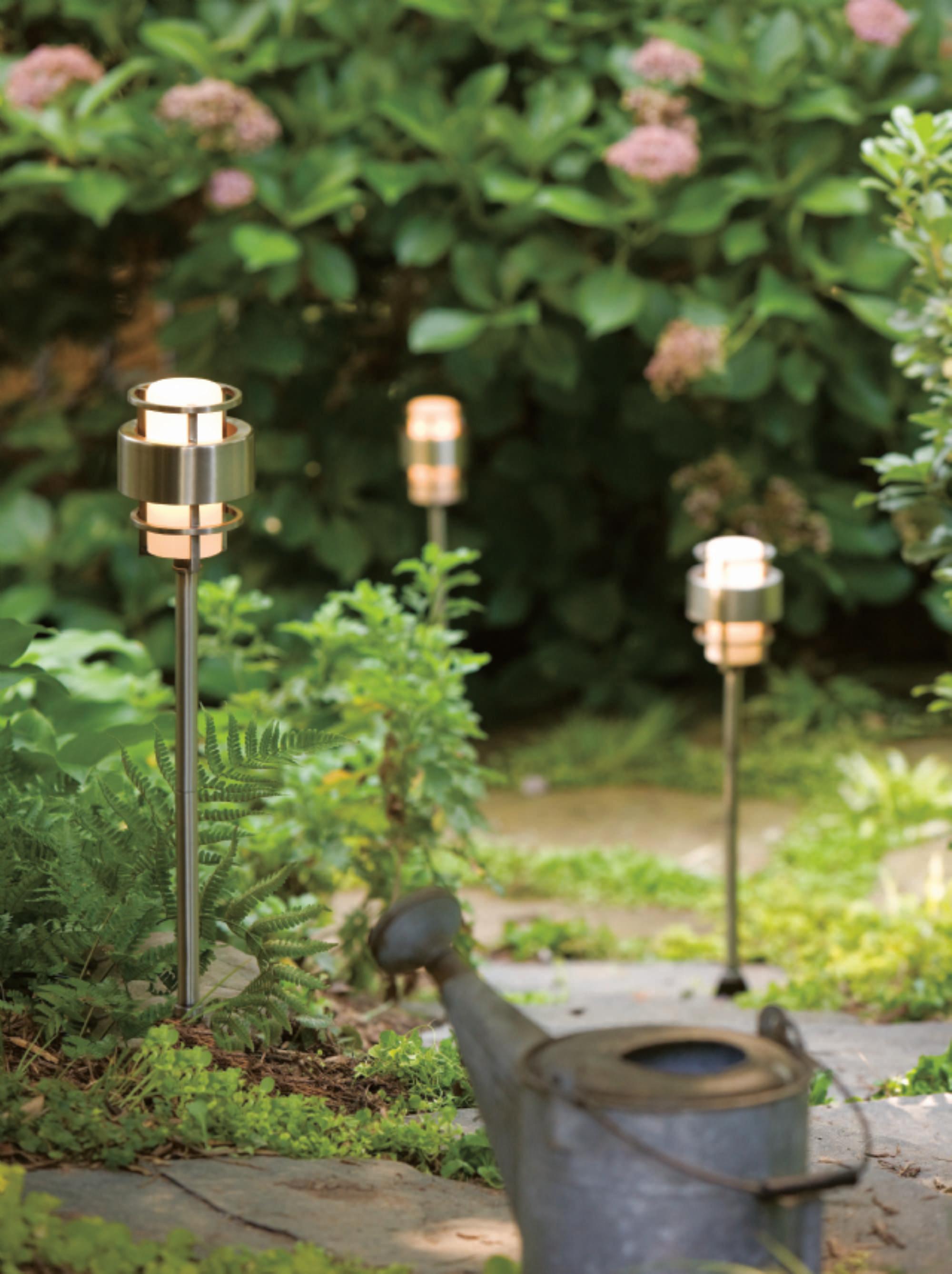 Hinkley Saturn Outdoor Post Light Path Light