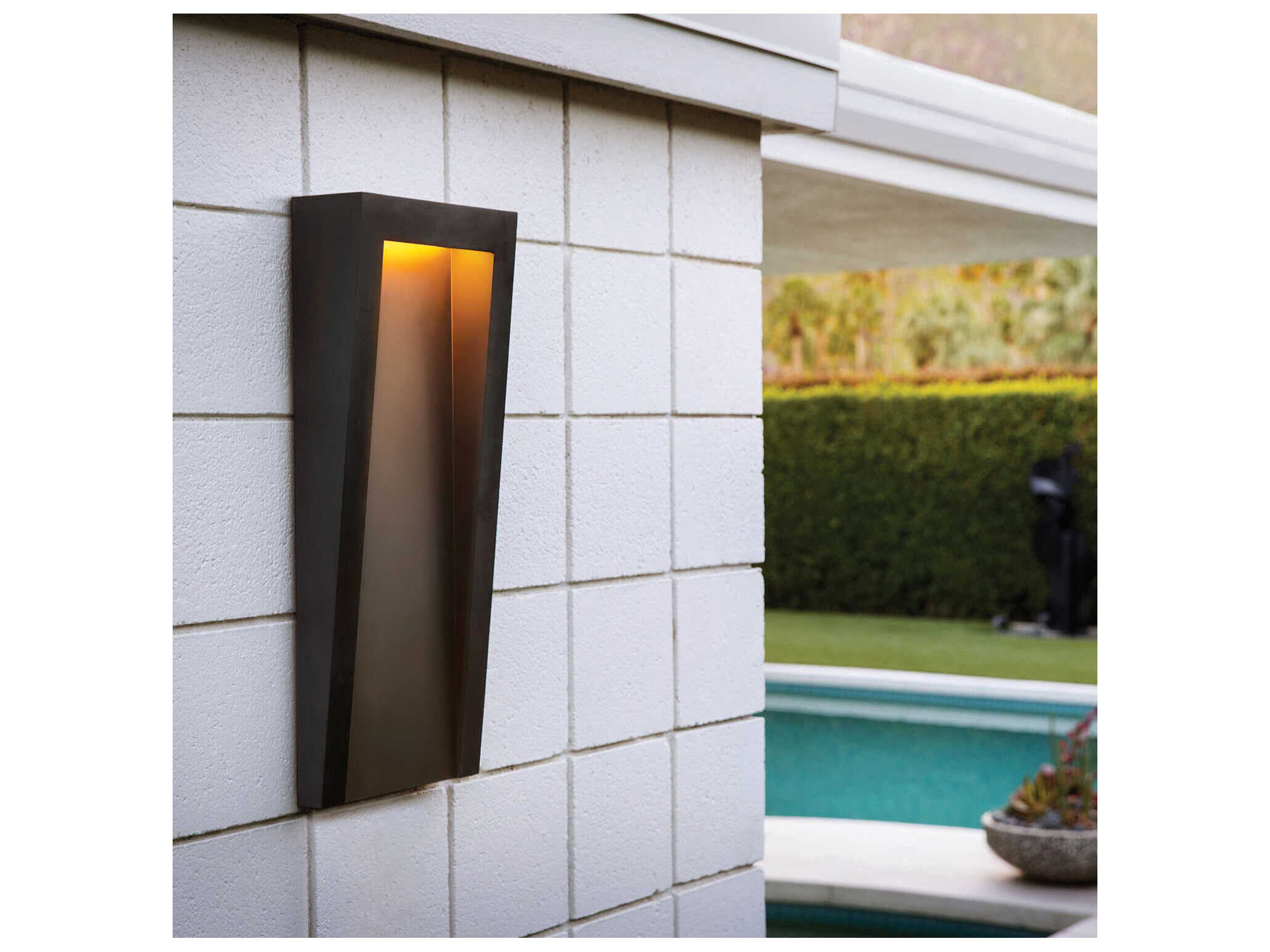 Hinkley Taper 1 Outdoor Wall Light