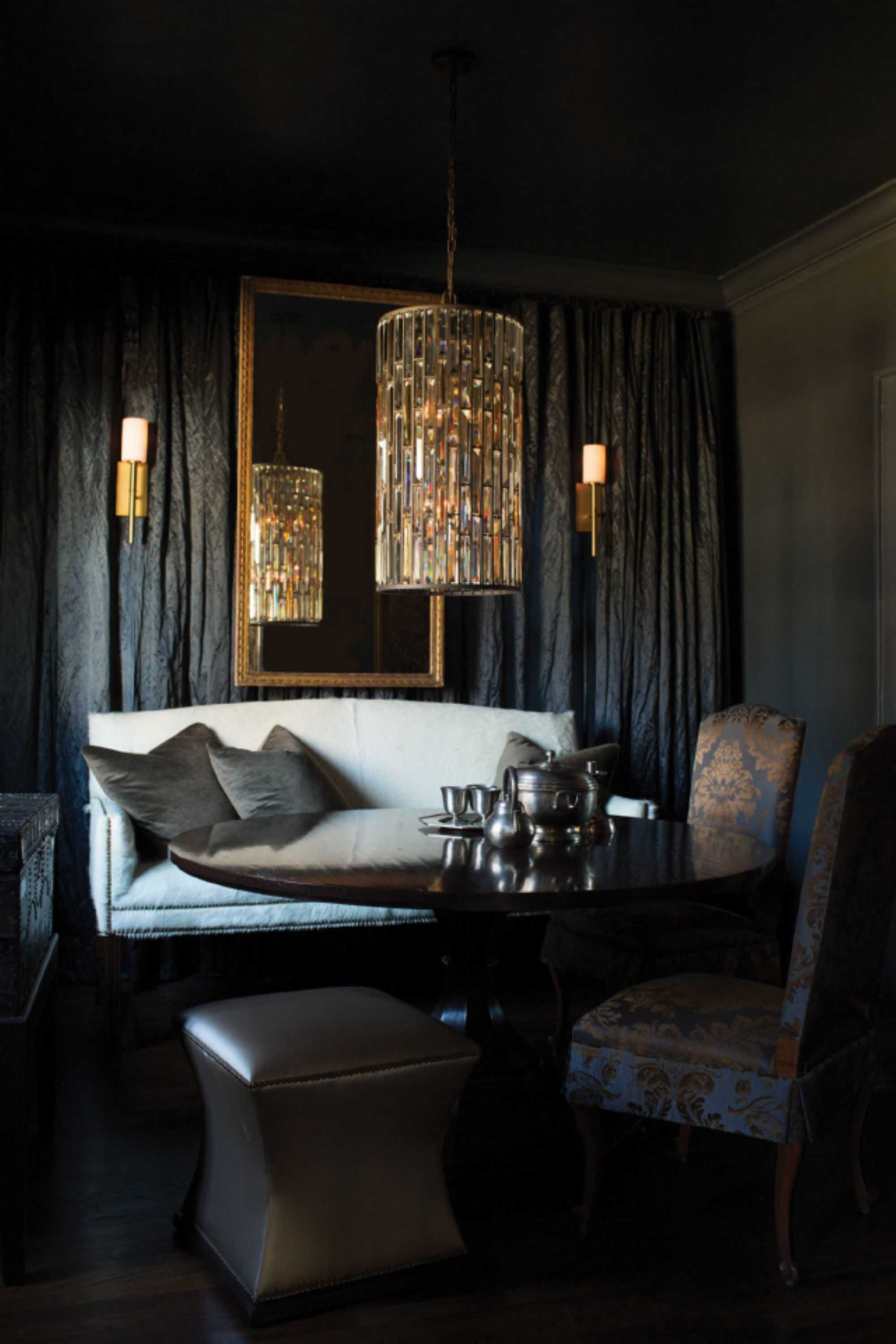 Hinkley Margeaux 1-Light Vintage Brass Glass Wall Sconce