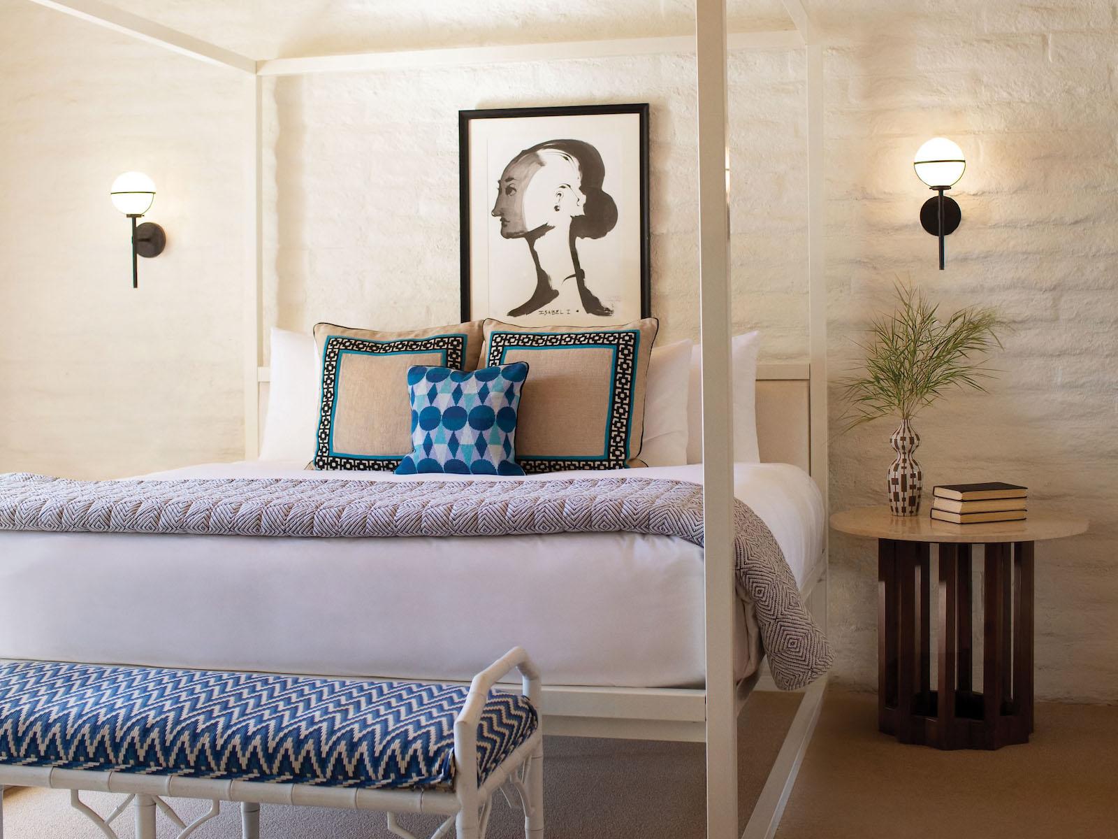 Hinkley Hollis 1-Light Black Glass LED Wall Sconce