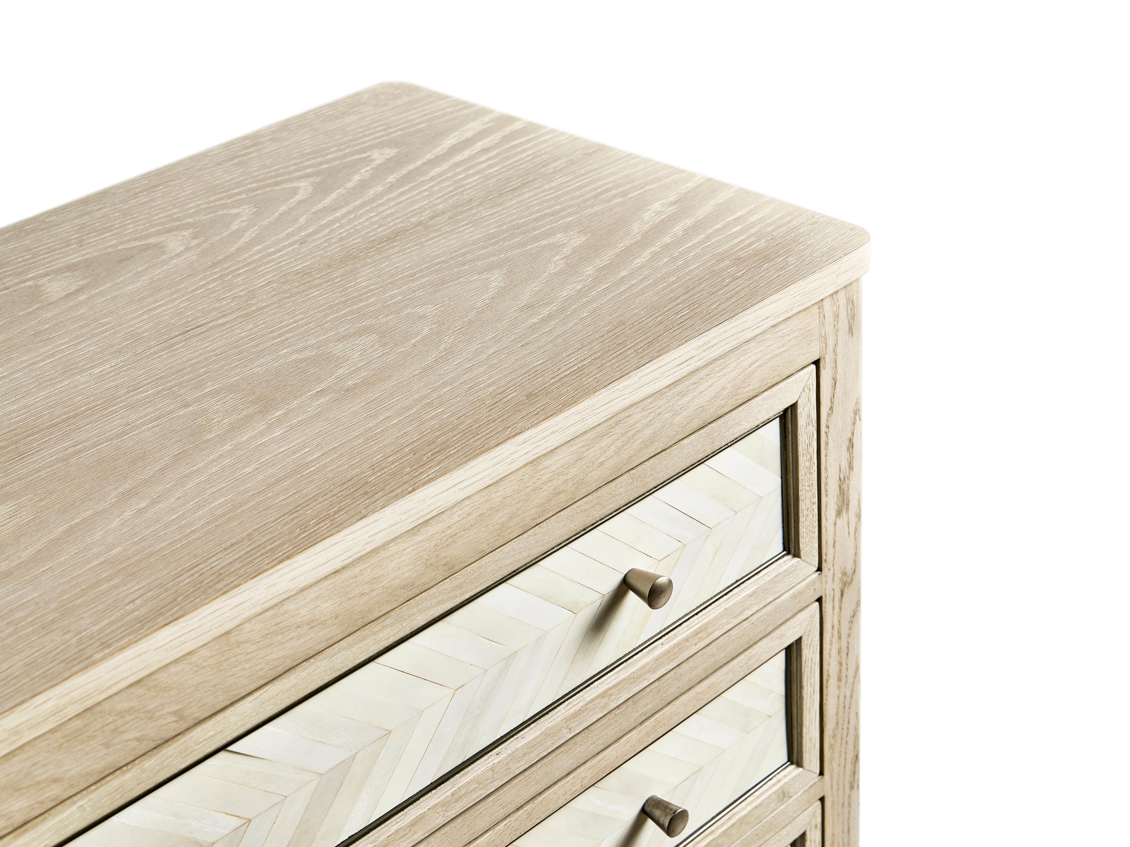 Jonathan Charles Water 4-Drawers Brown Oak Wood Dresser