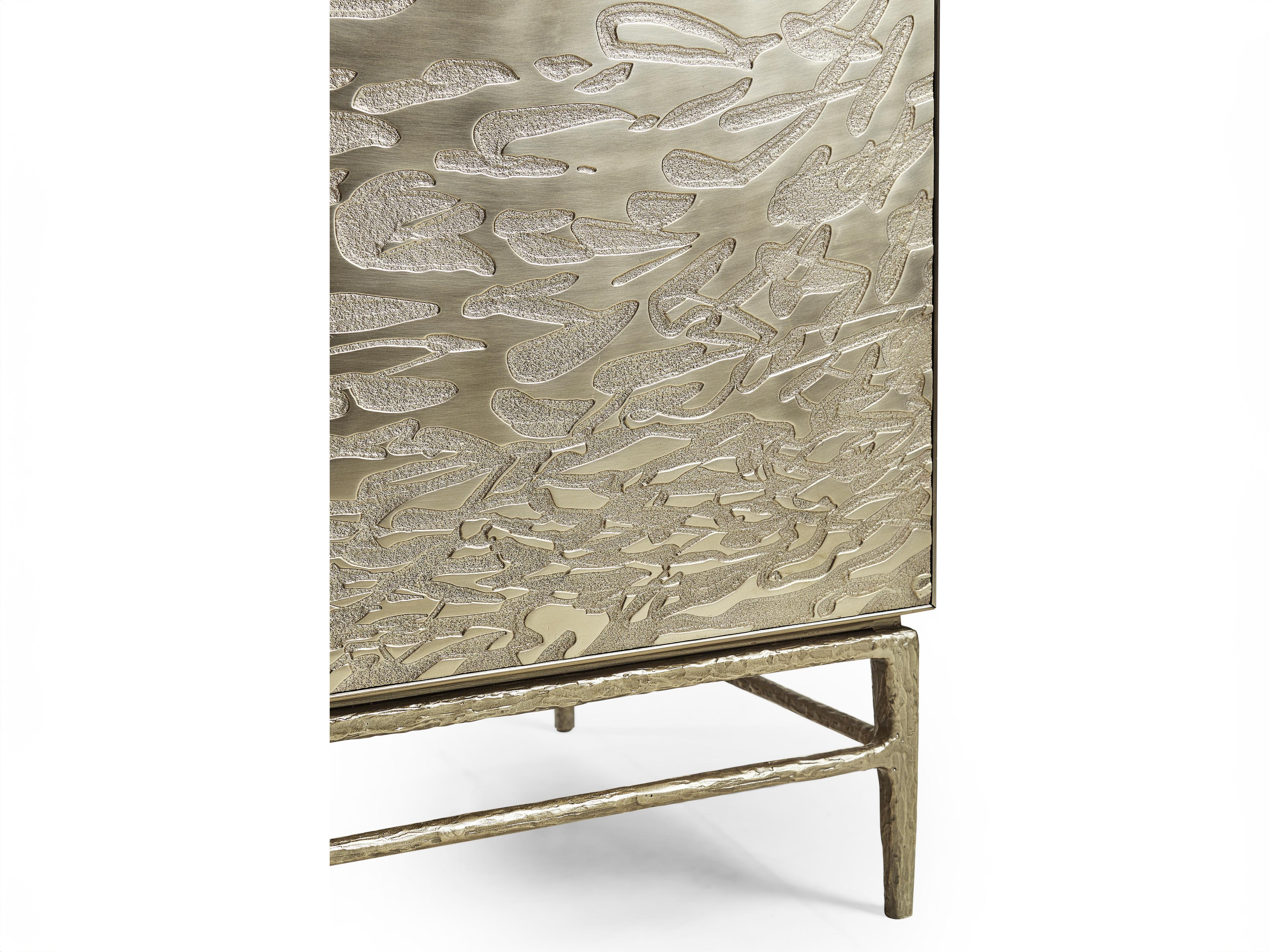 Jonathan Charles Water 3-Drawers Light Wood Oak Dresser