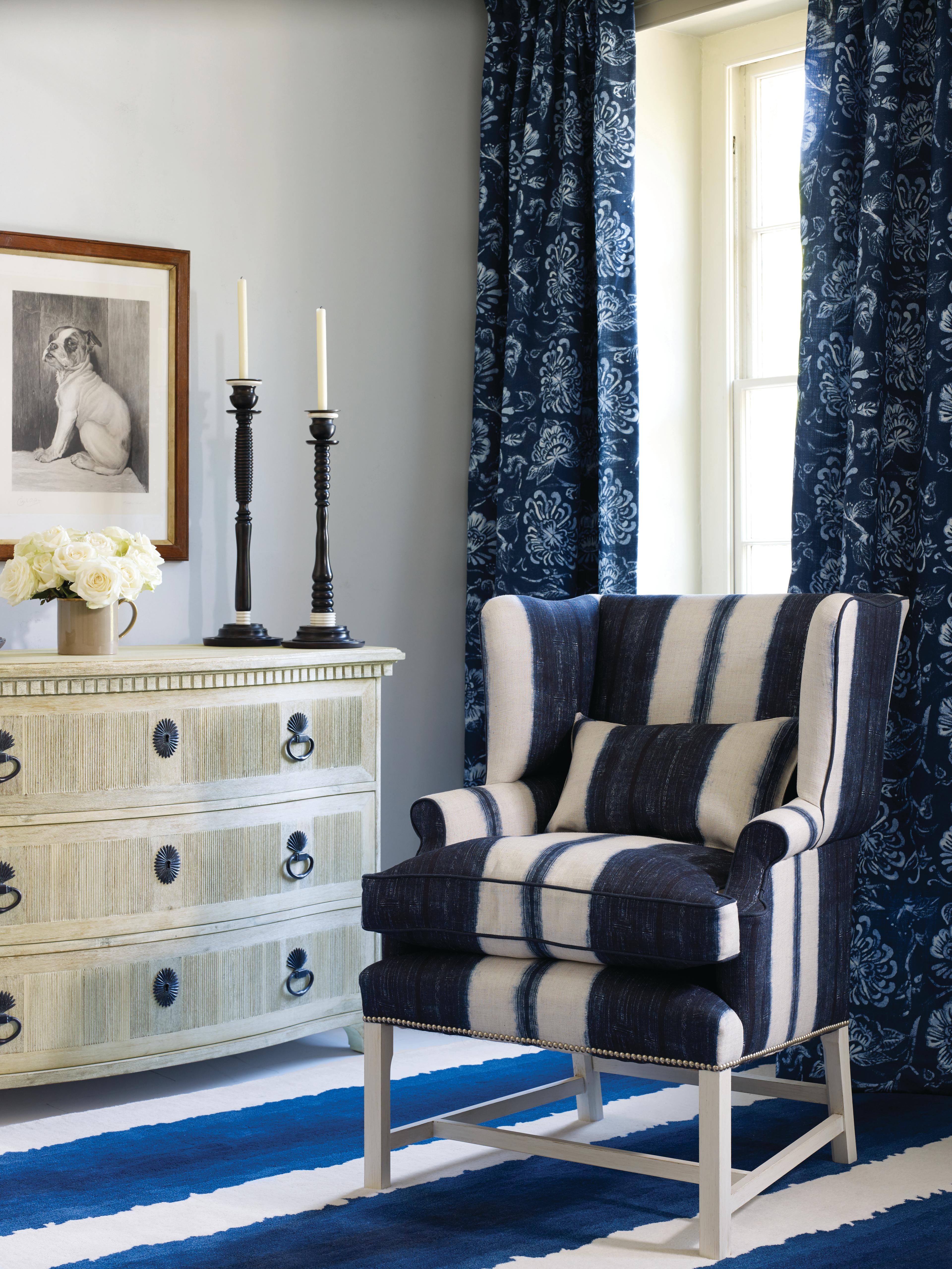 Jonathan Charles William Yeoward 3-Drawers Brown Acacia Wood Dresser