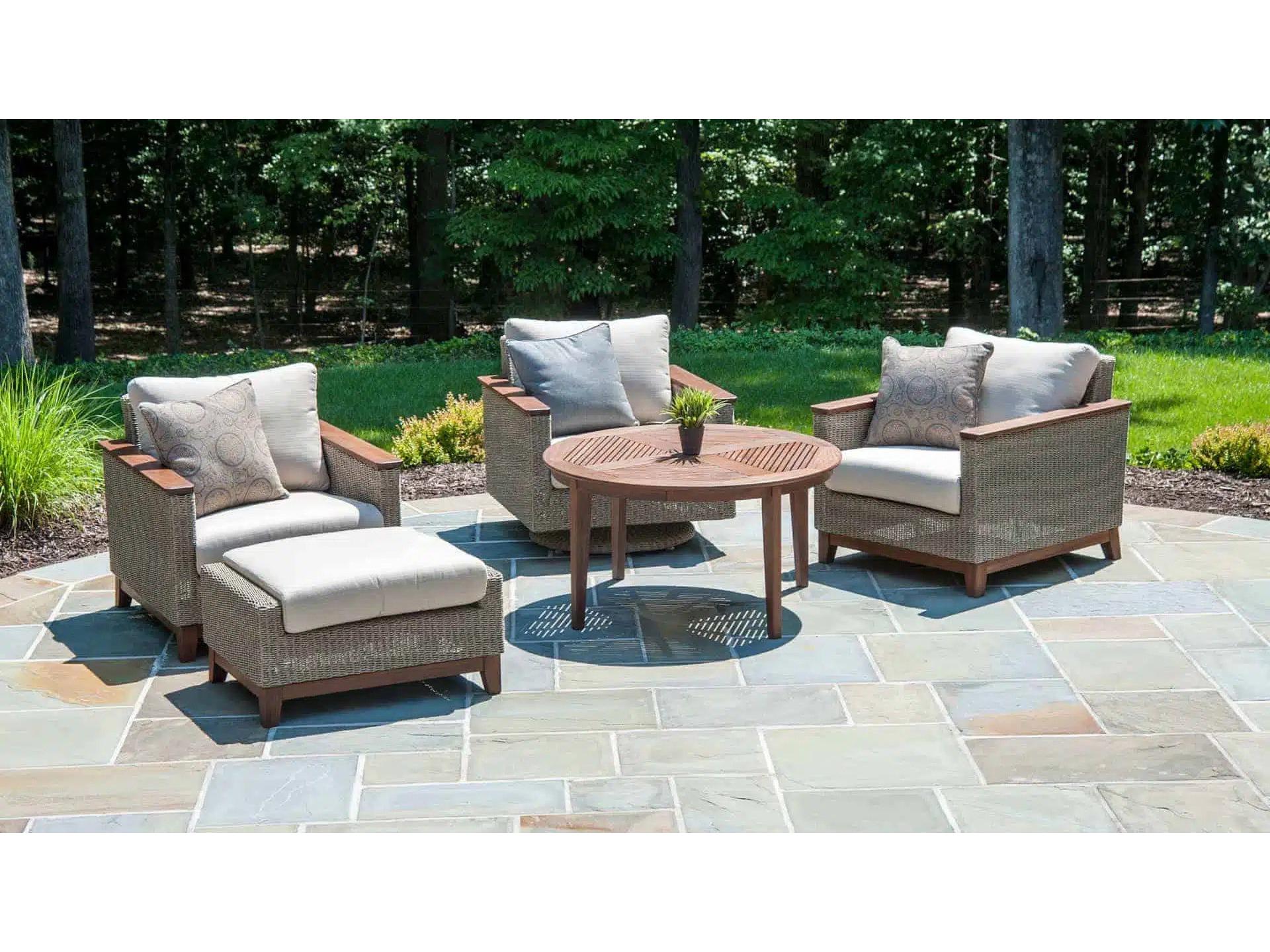 Jensen Outdoor Coral Ottoman /Natural