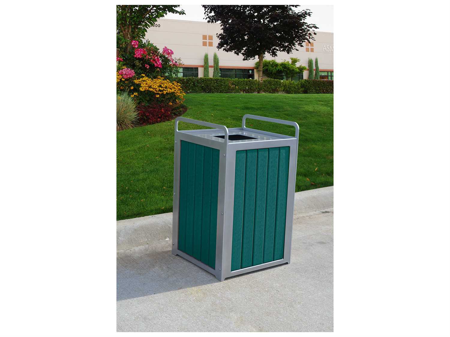 Frog Furnishings Recycled Plastic Plaza 32 Gallon Receptacle