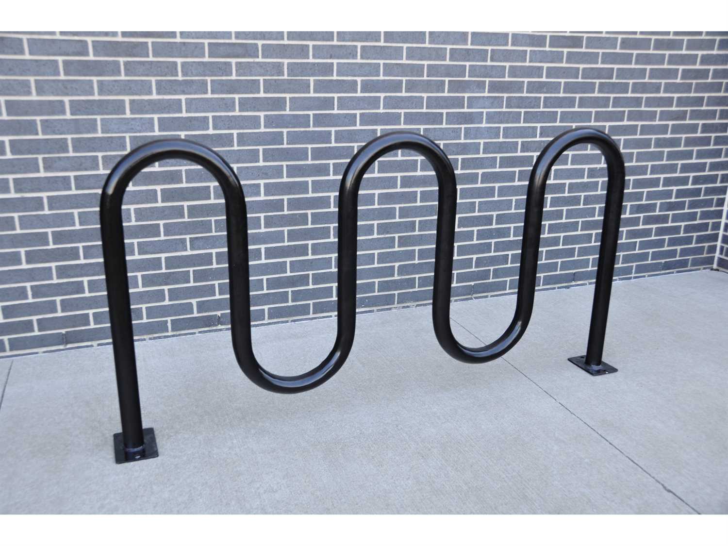 Frog Furnishings Steel 5 Loop Bike Rack Surface