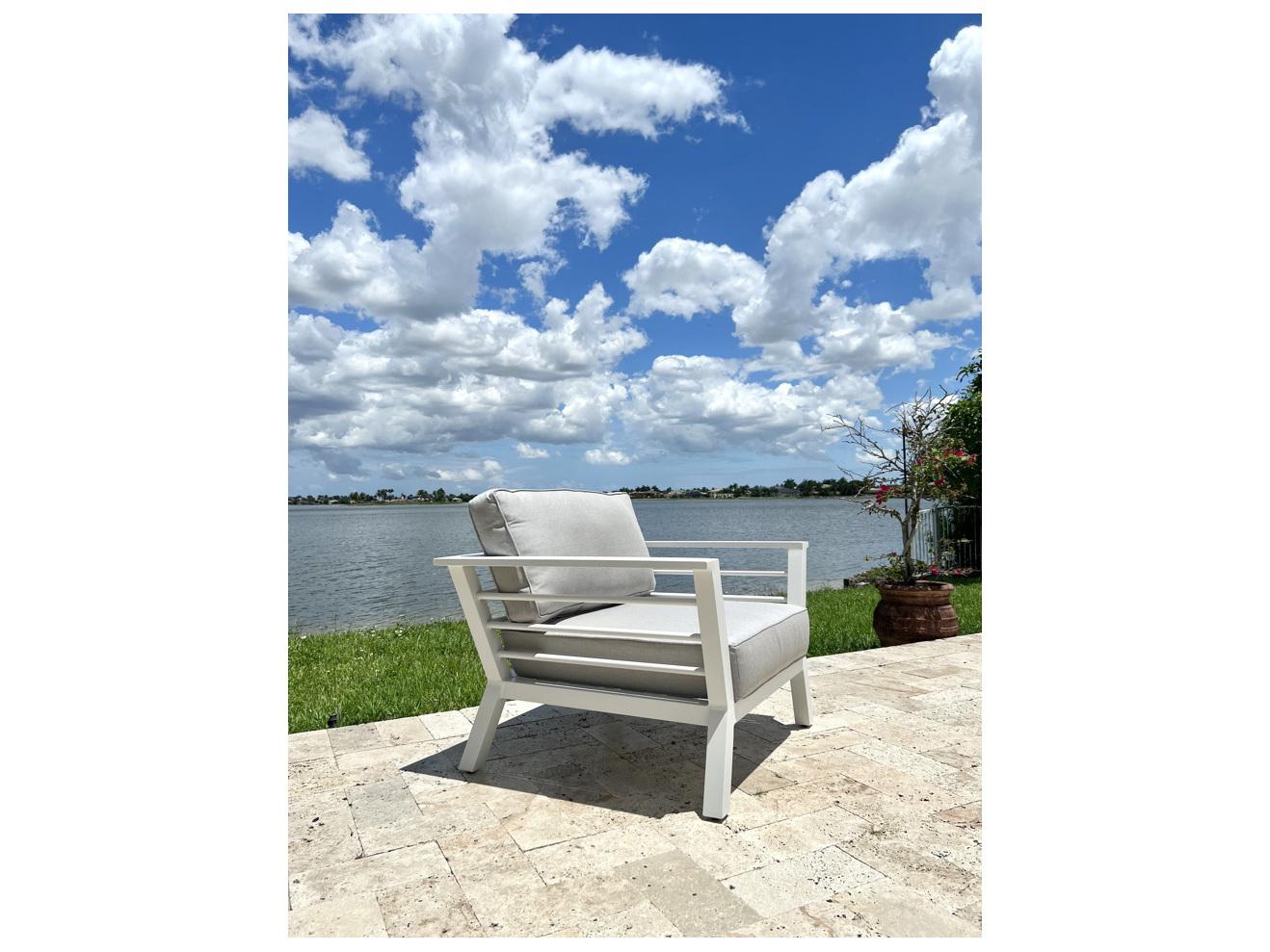 Schnupp Patio Paraiso Cushion Aluminum White Lounge Set