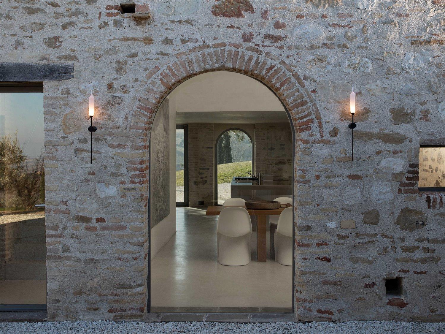 Karman Nilo Outdoor Wall Light