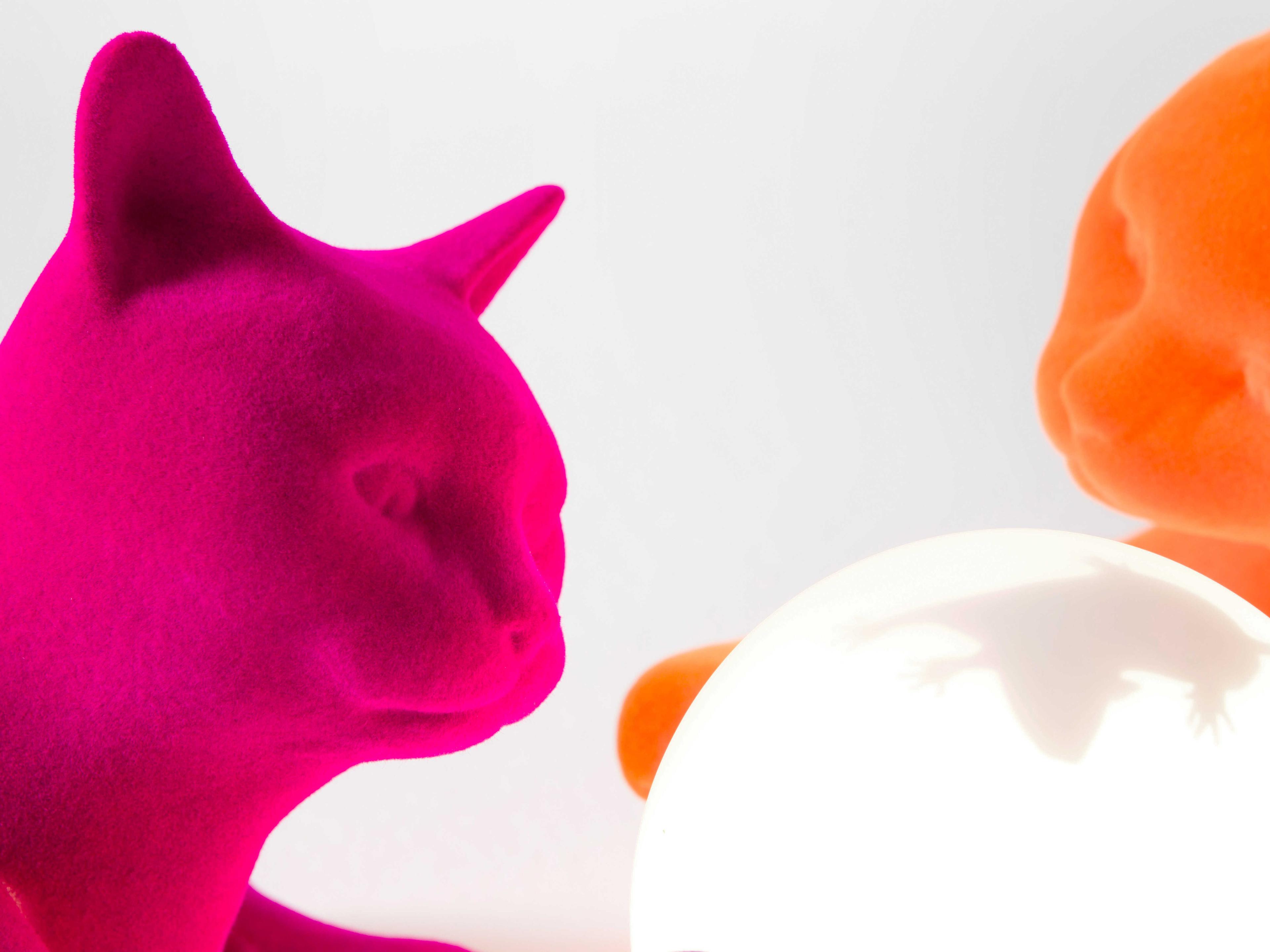 Karman Maoo Fuchsia Pink Table Lamp