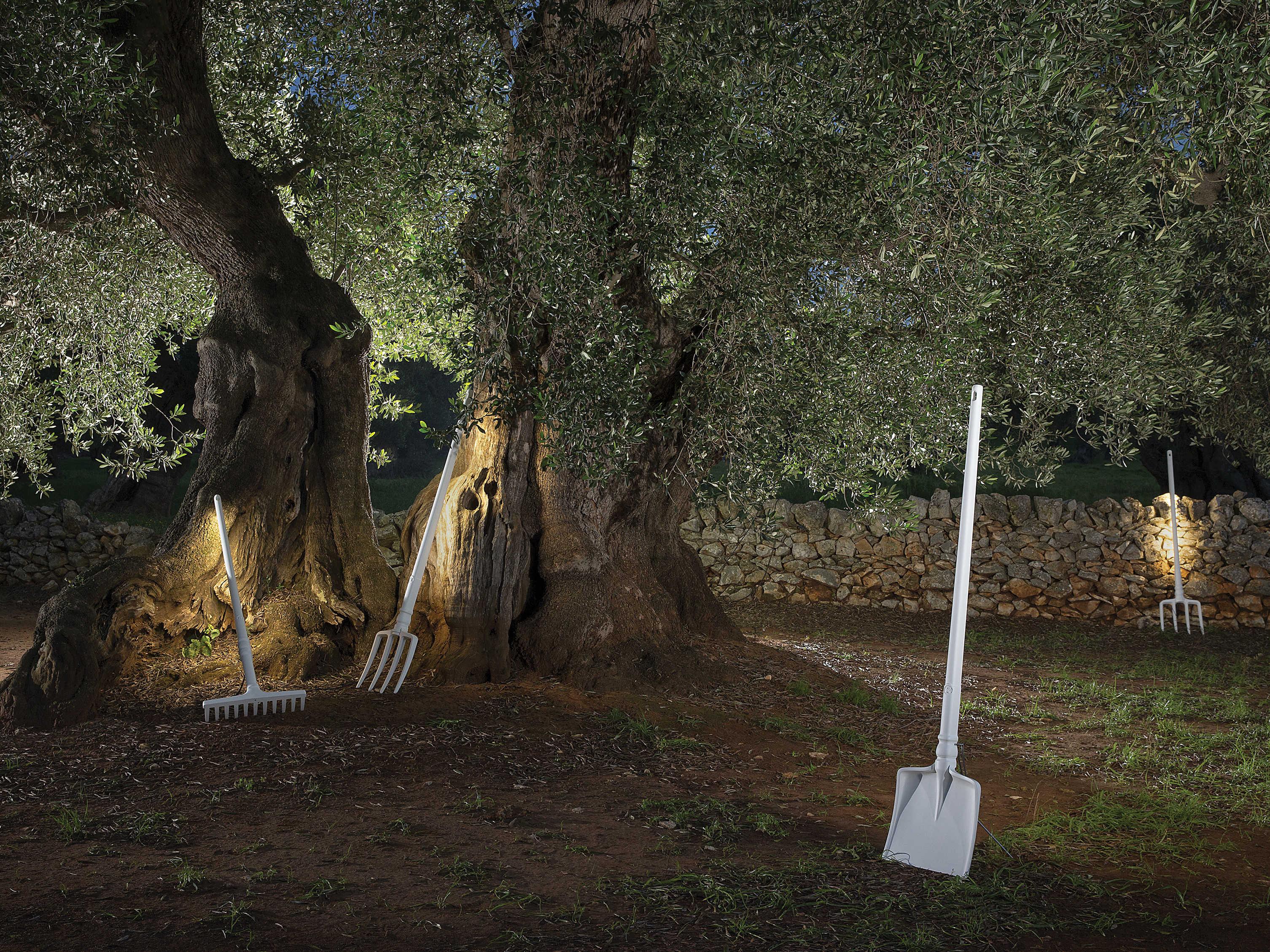 Karman Tobia LED Outdoor Lamp