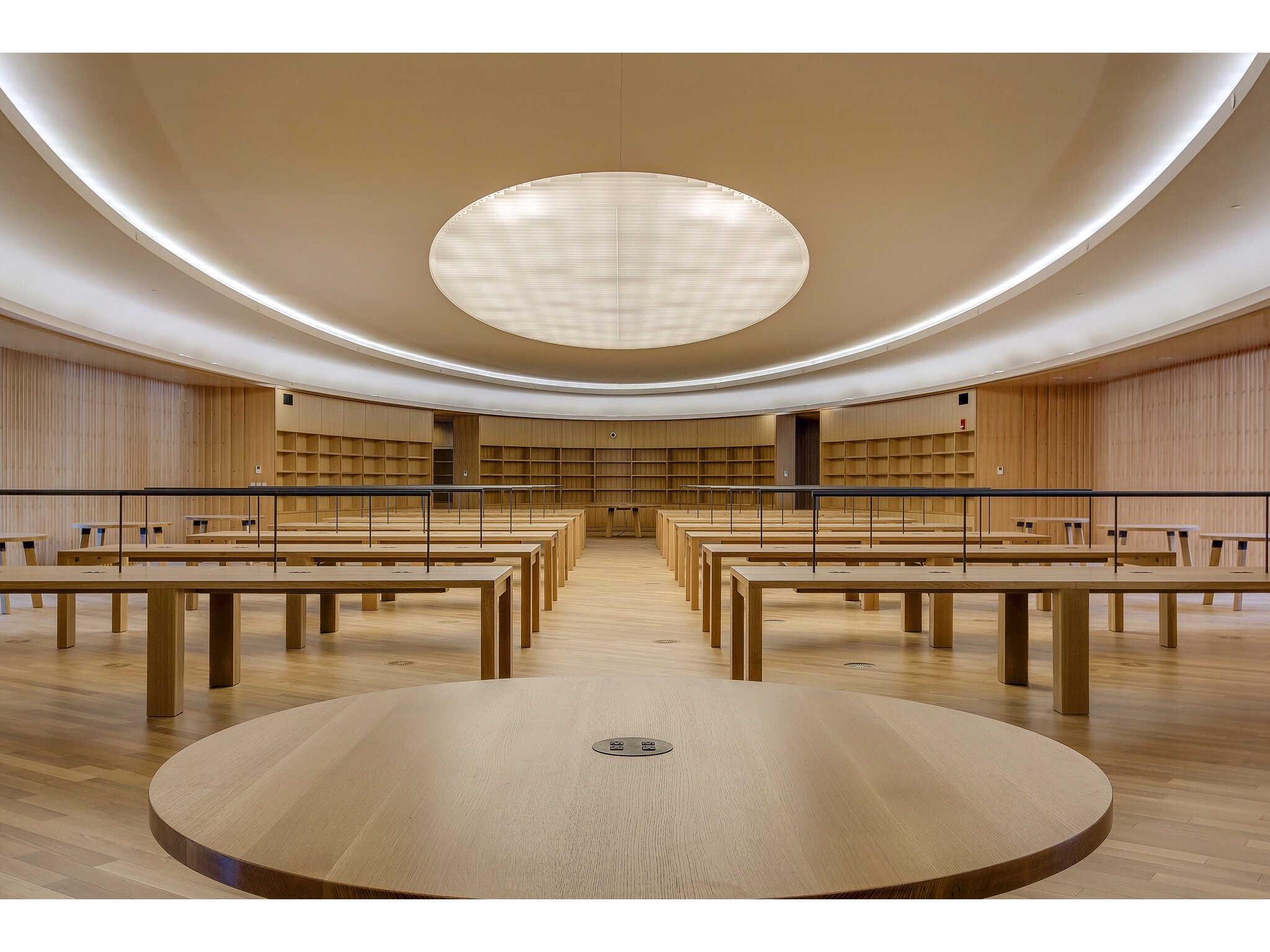 Koncept Sobre Metallic Black Through Table Mounted Table Lamp