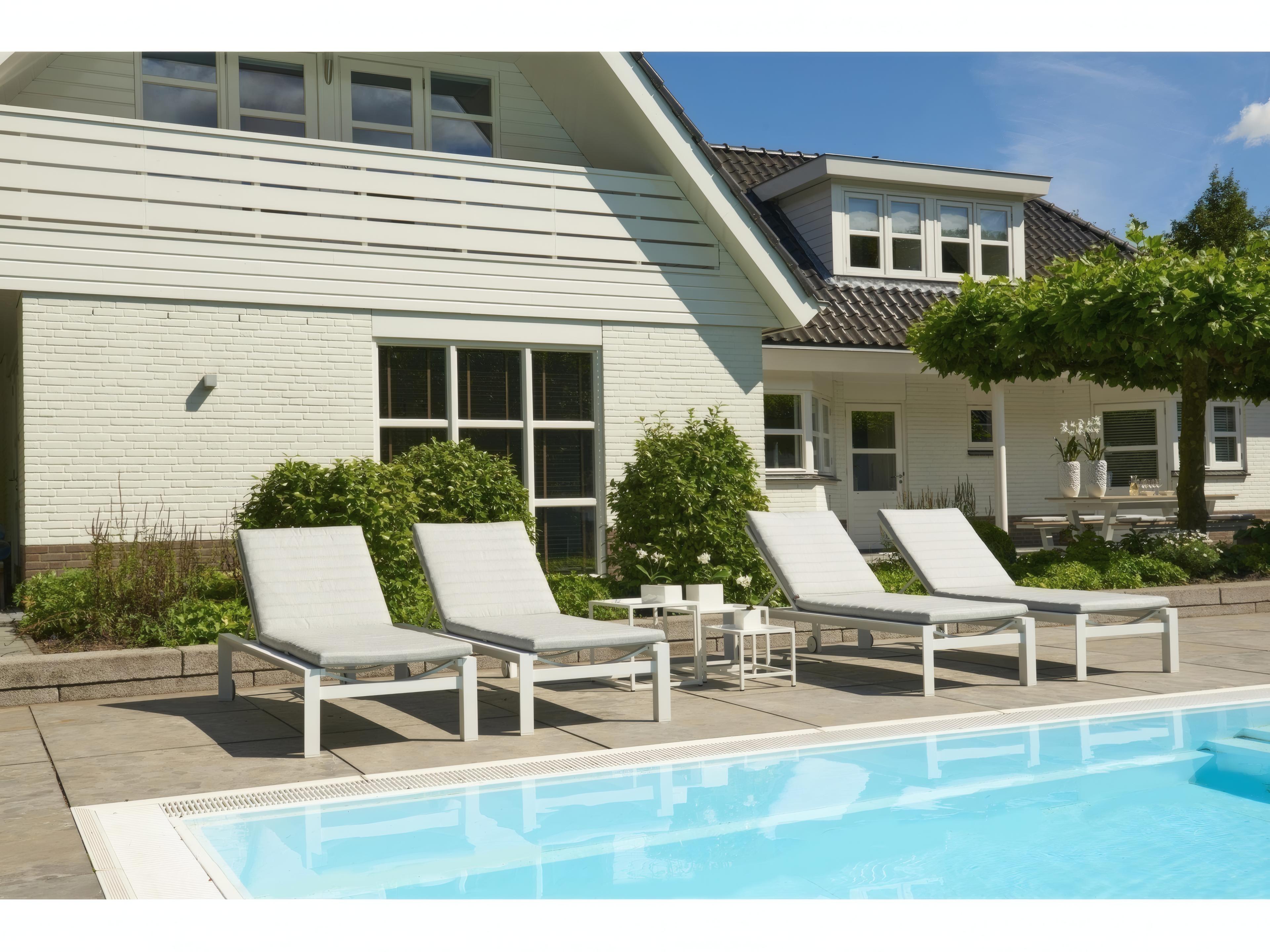 Kettler Delta Aluminum White Multi-Position Outdoor Chaise Lounge in Mouse Grey