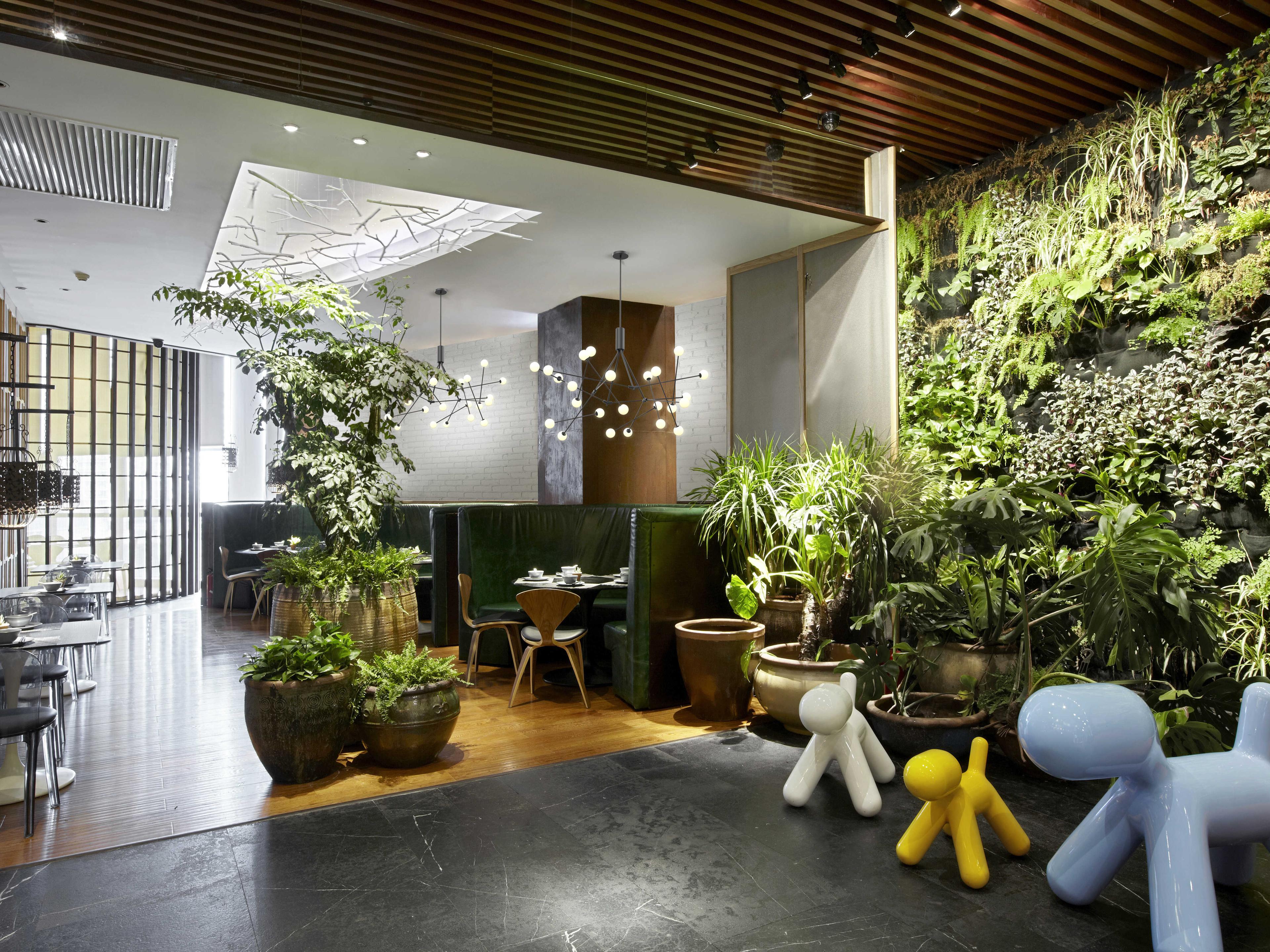 Kuzco Lighting Moto Black Globe Geometric Chandelier