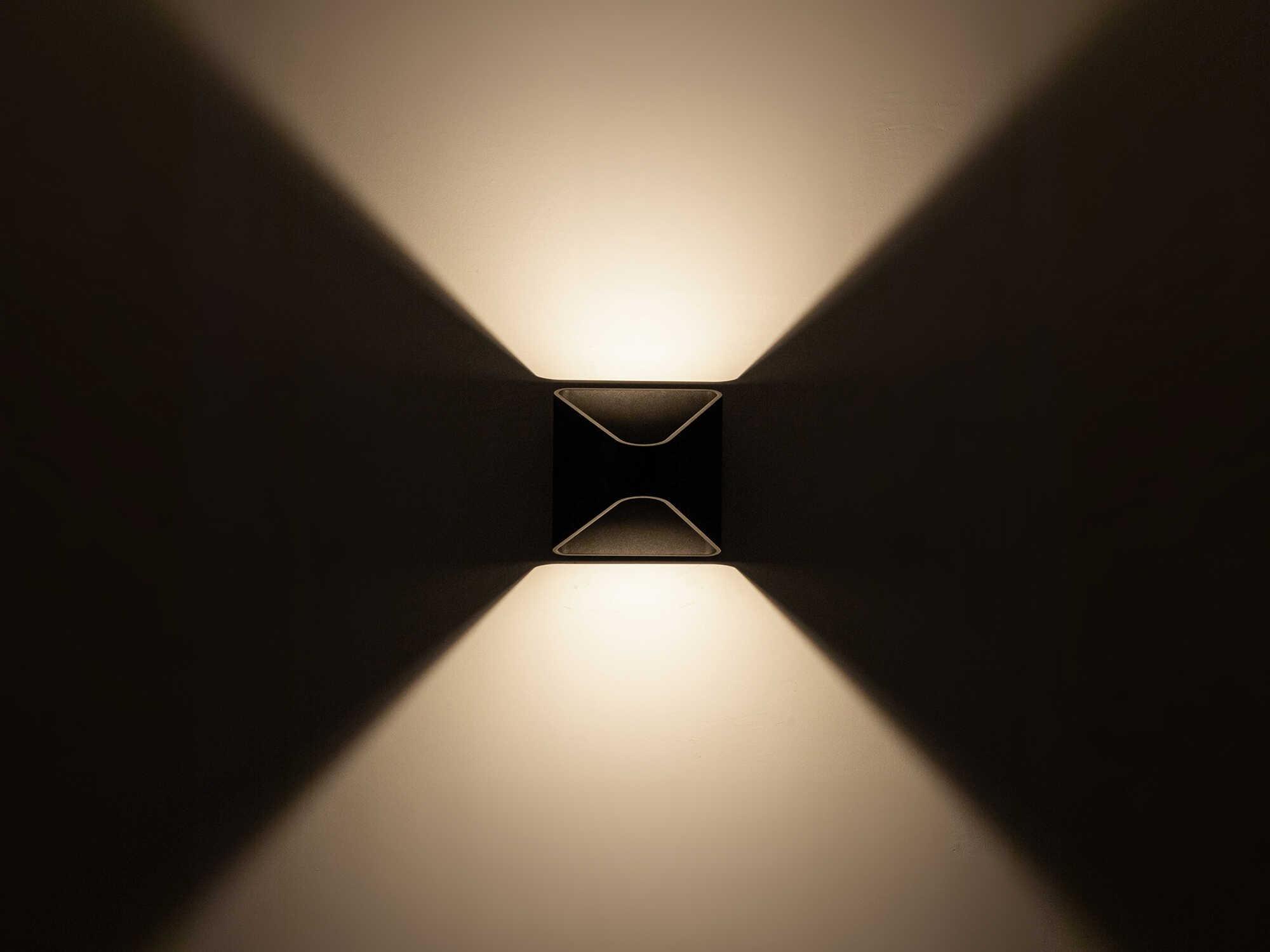 Kuzco Lighting Ellis Outdoor Wall Light