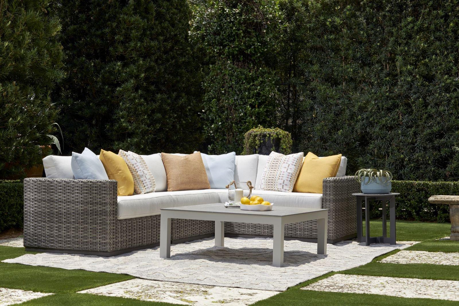 Lane Venture Hyannis Sectional Lounge Set