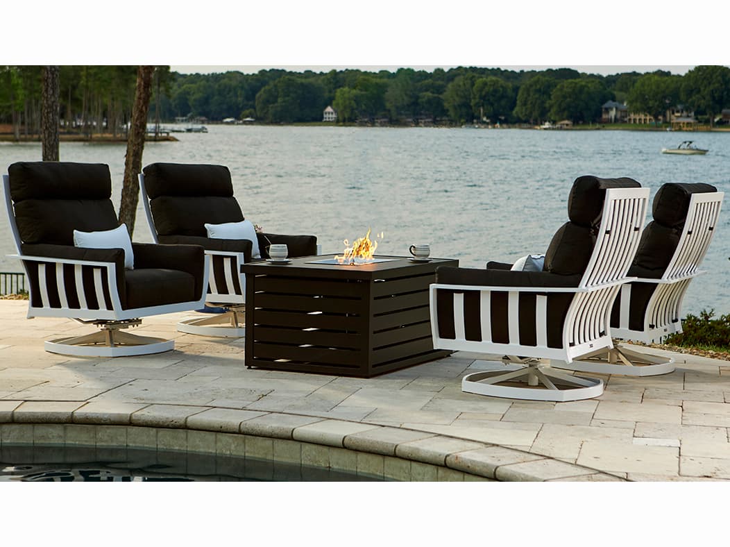 Lane Venture Smith Lake Aluminum Cushion Outdoor Patio Lounge Set