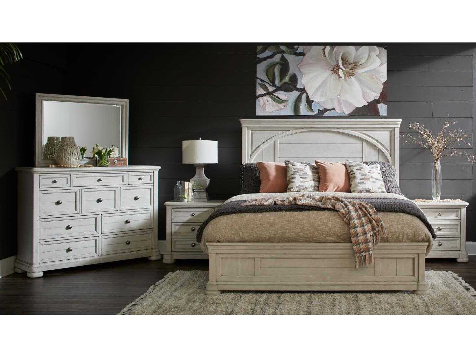 Legacy Classic Nashville Cloud White Hardwood Accent Chest