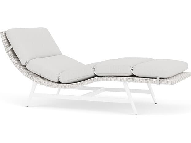 Lloyd Flanders Cascade Chaise Lounge