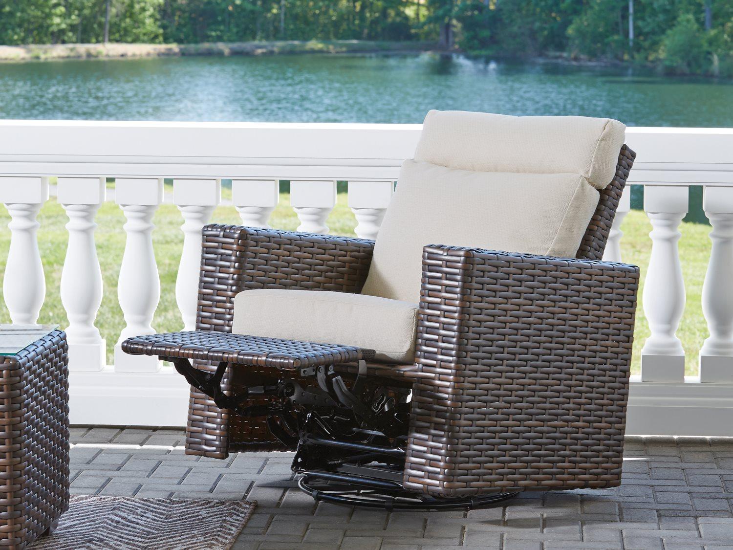 Lloyd Flanders Contempo Wicker Swivel Glider Recliner Patio Lounge Chair