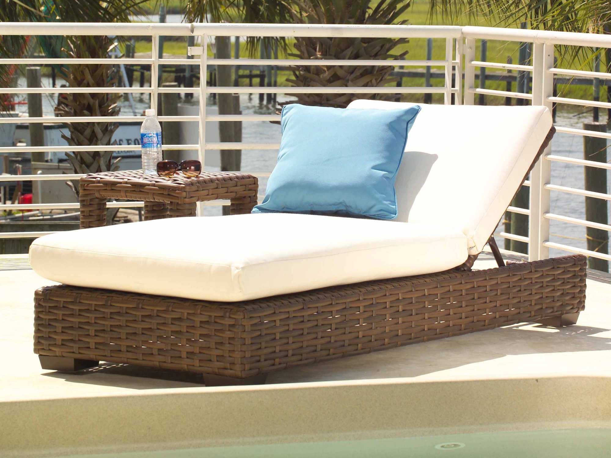 Lloyd Flanders Contempo Wicker Outdoor Lounge Set