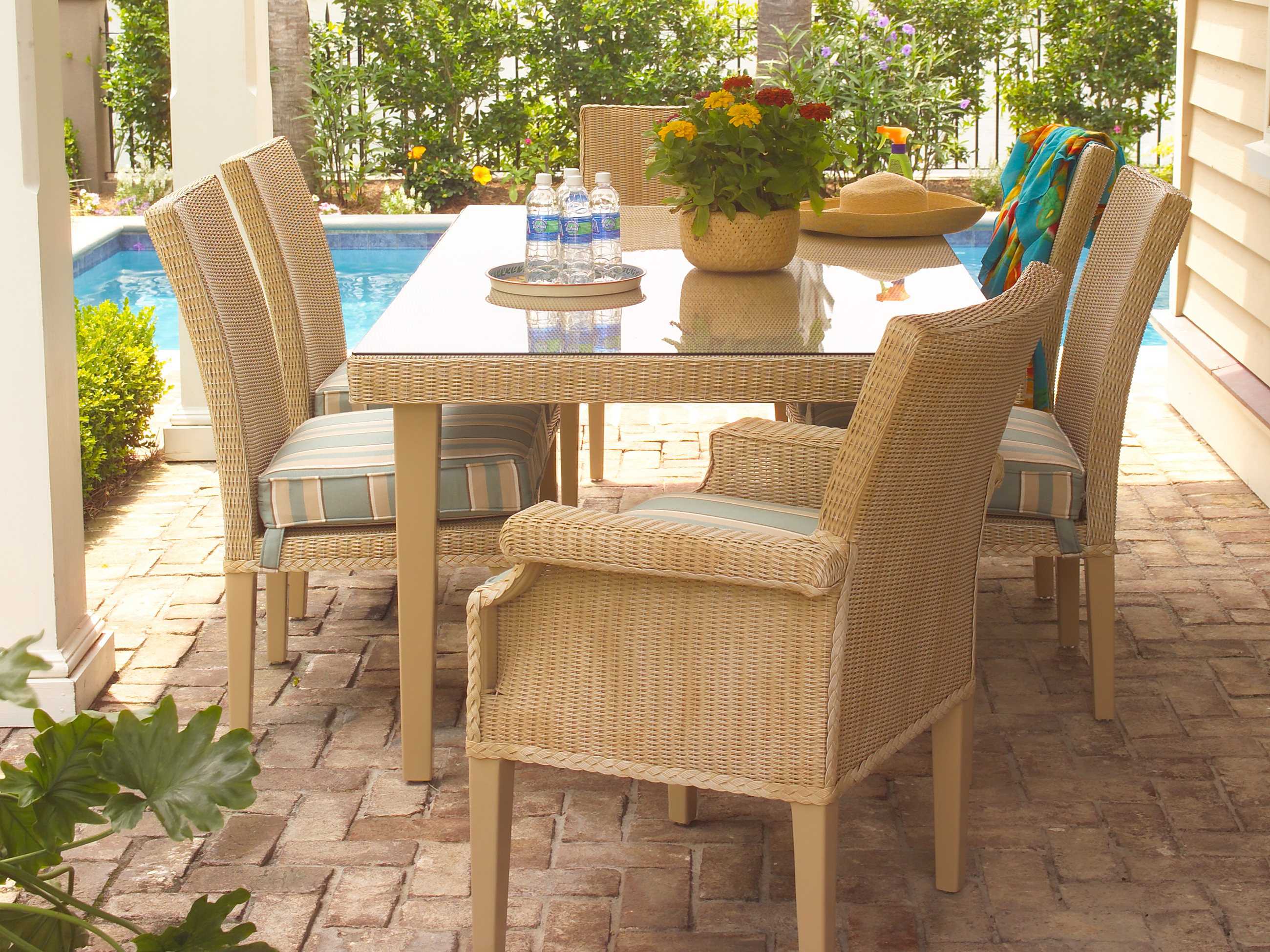 Lloyd Flanders Hamptons Wicker Outdoor Dining Set