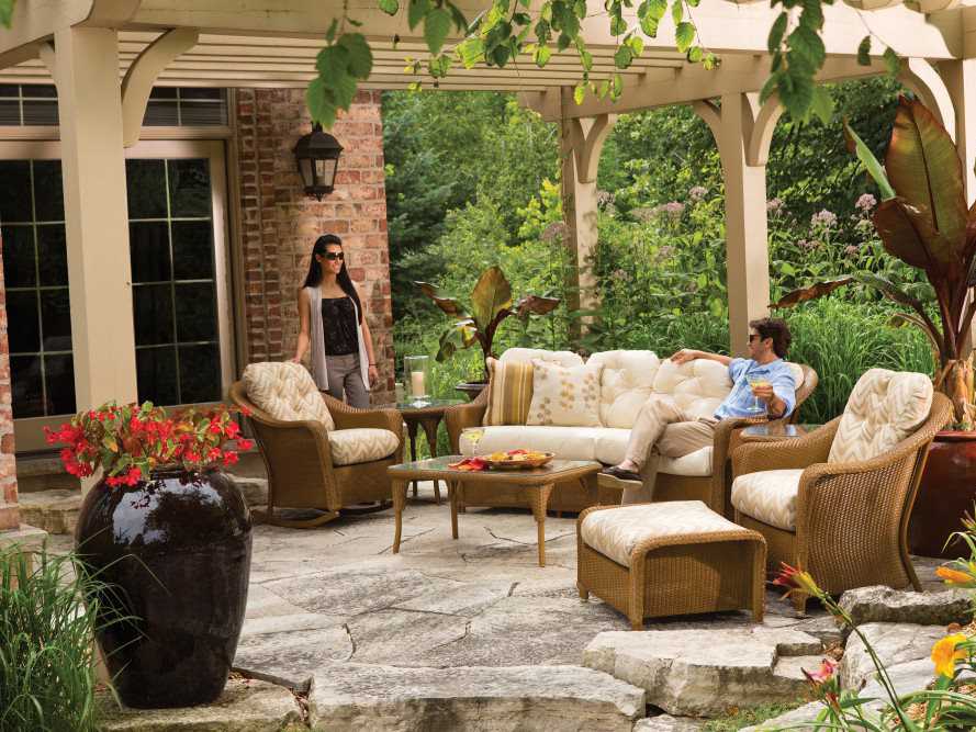 Lloyd Flanders Reflections Wicker Outdoor Lounge Set