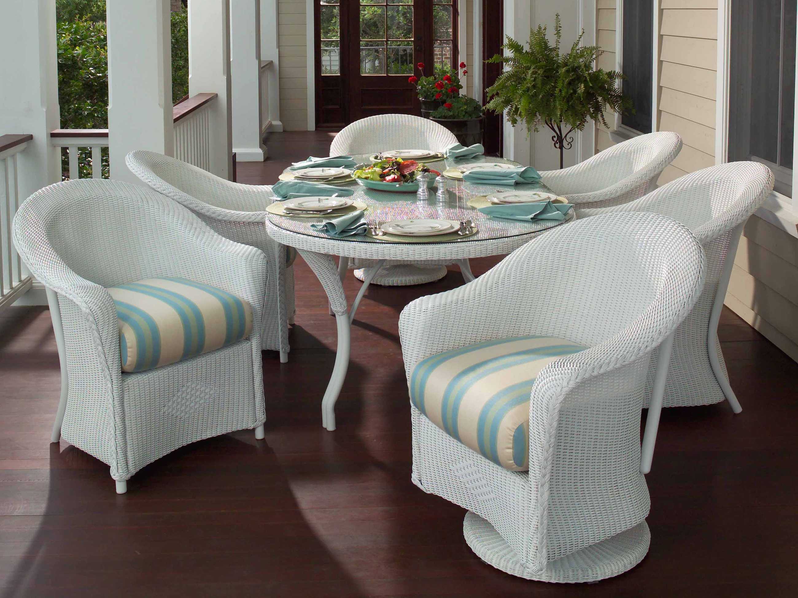 Lloyd Flanders Reflections Wicker Outdoor Dining Set