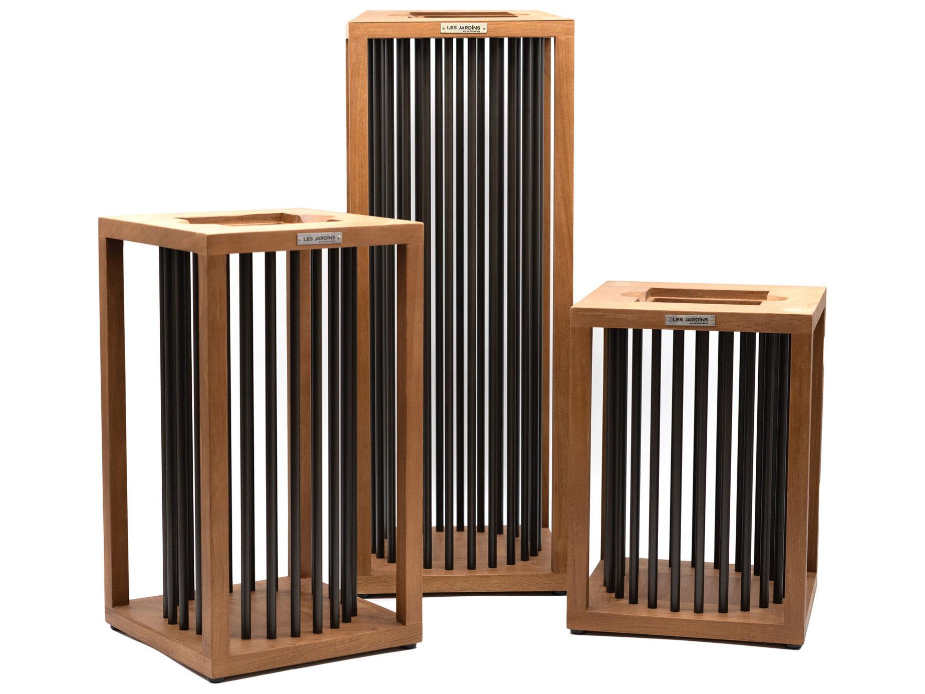 Les Jardins Akin 3-Light Outdoor Lamp