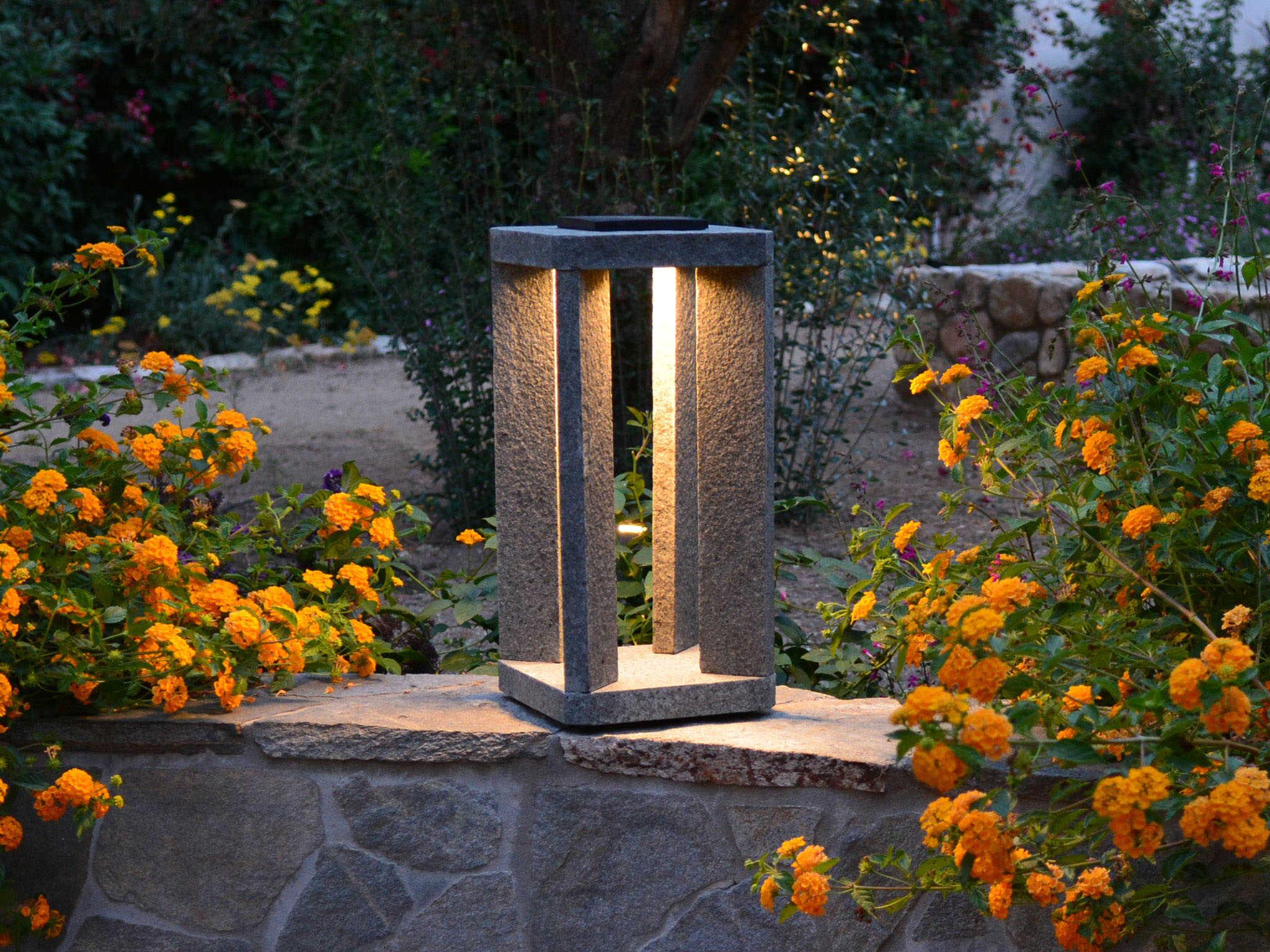 Les Jardins Stonehenge 10-Light Outdoor Lamp