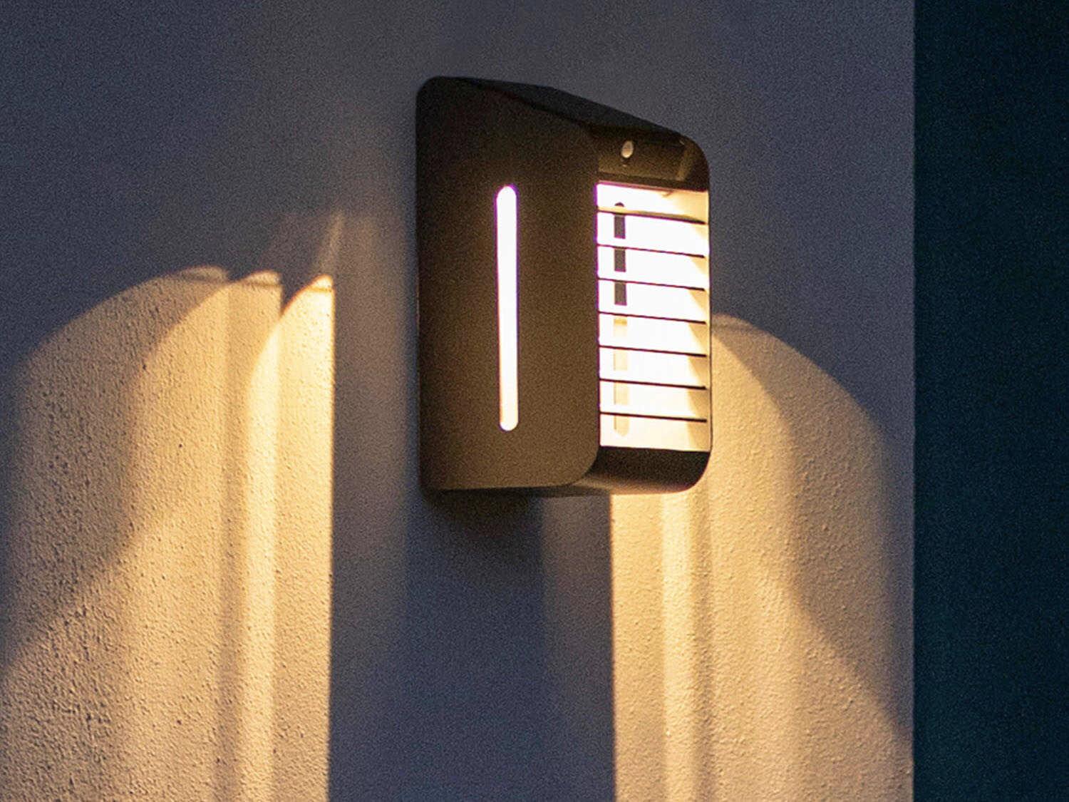 Les Jardins Storm 10-Light Outdoor Wall Light