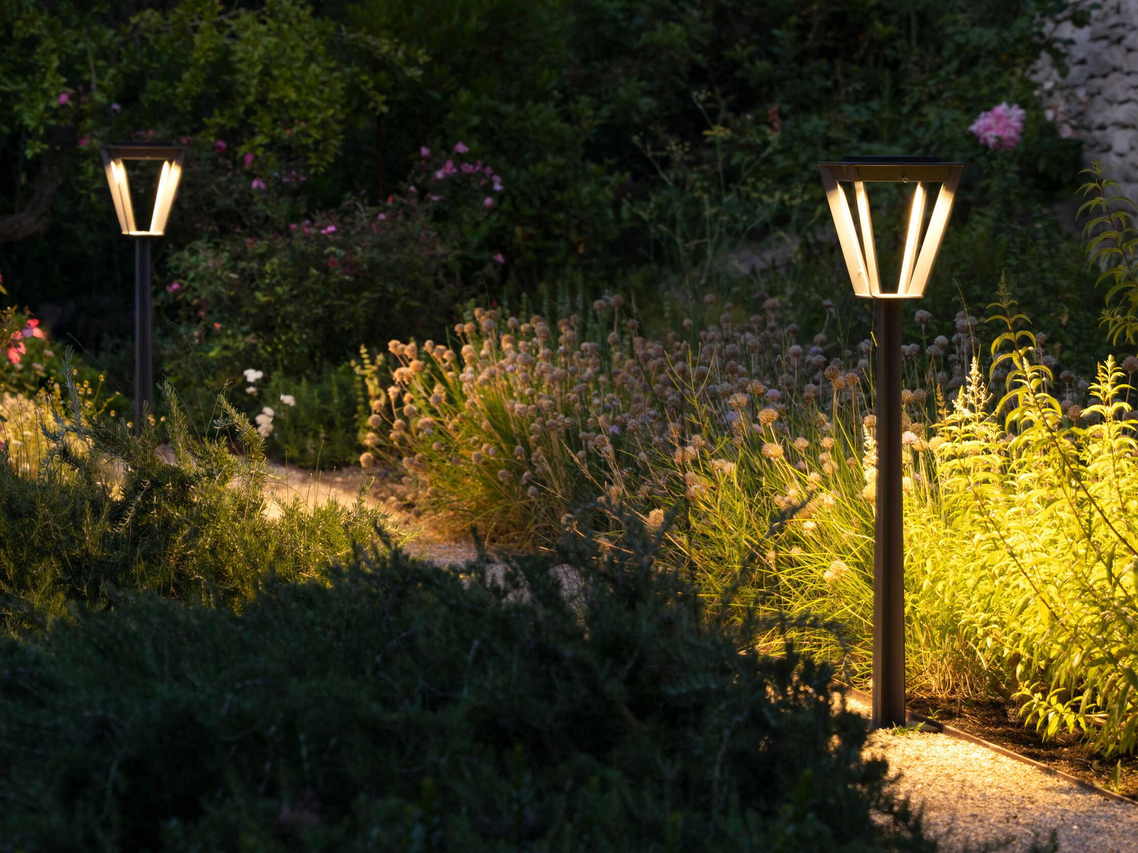 Les Jardins Metro 10-Light Outdoor Post Light