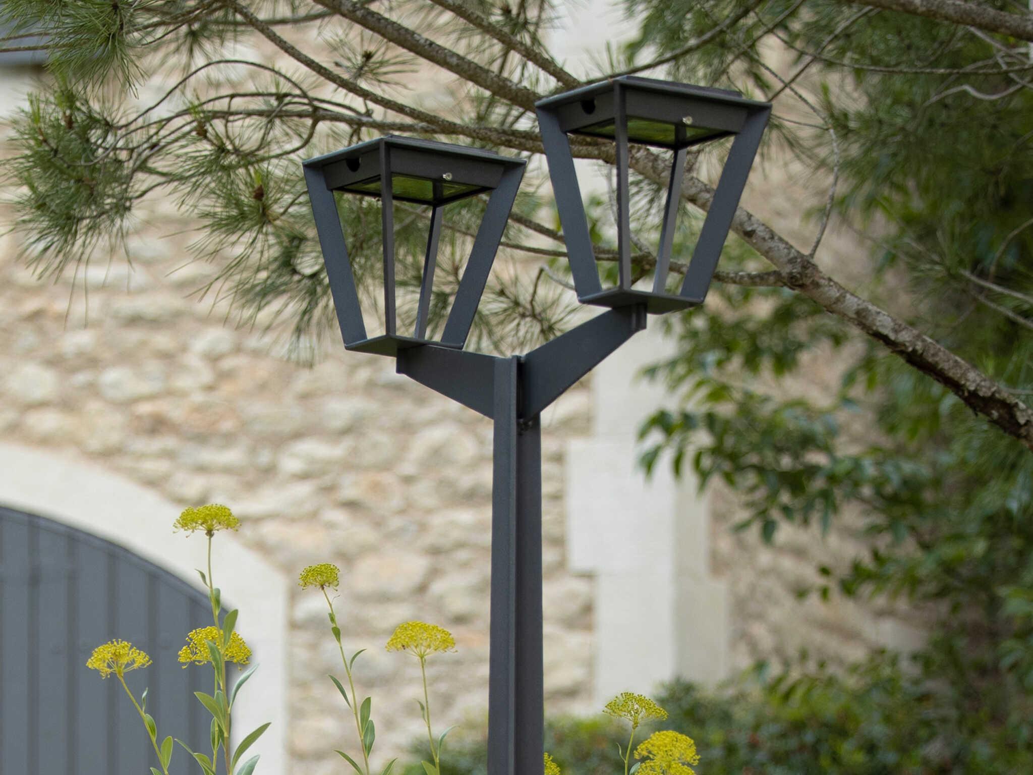 Les Jardins Metro 10-Light Outdoor Post Light