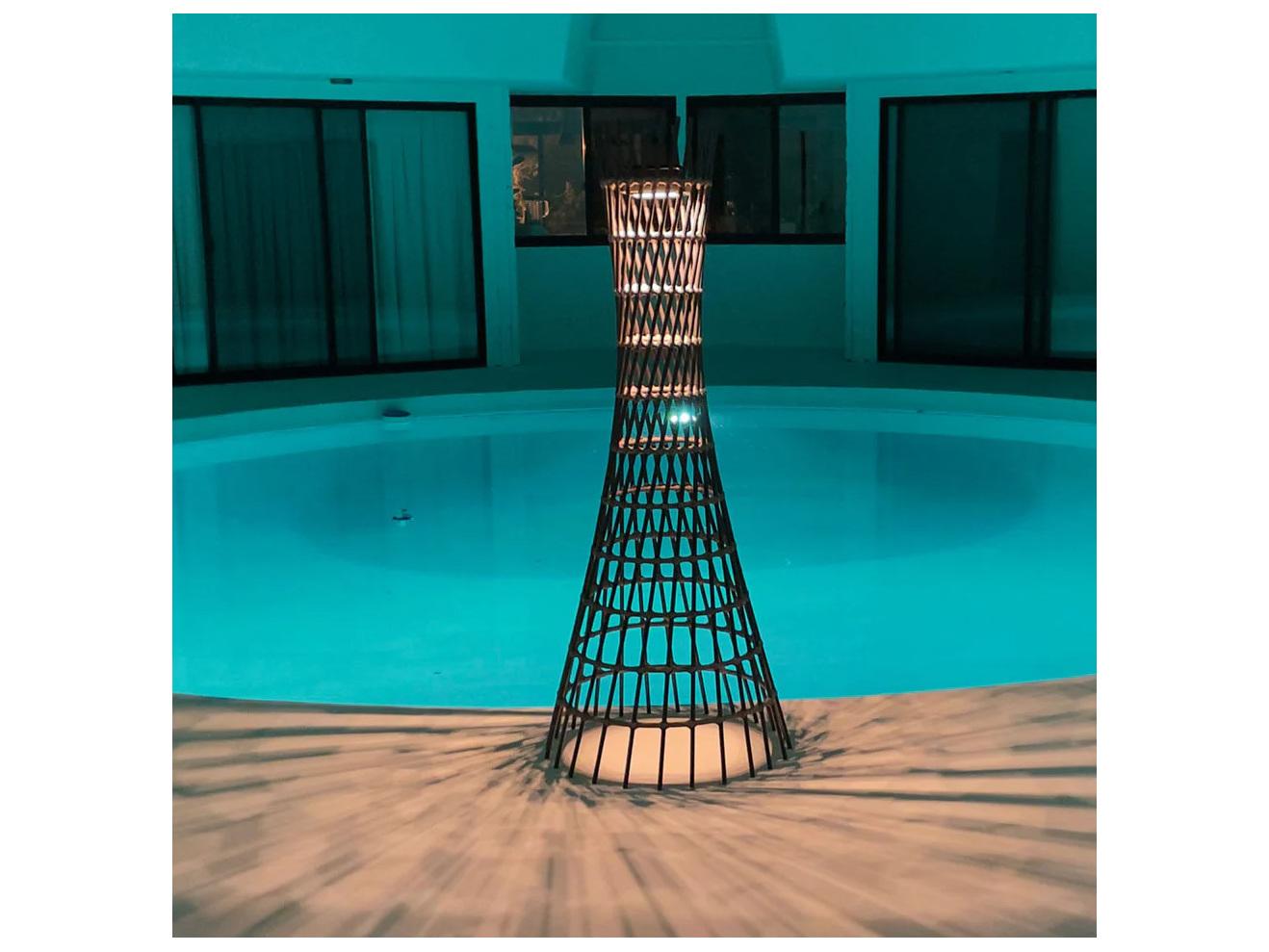 Les Jardins Wharf 10-Light Outdoor Floor Light