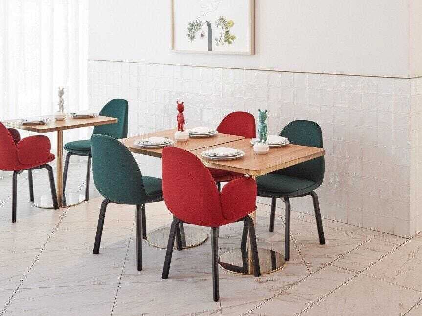 Lladro The White Guest Figurine