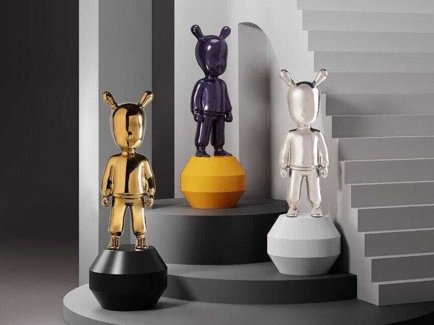 Lladro The Golden Guest Figurine
