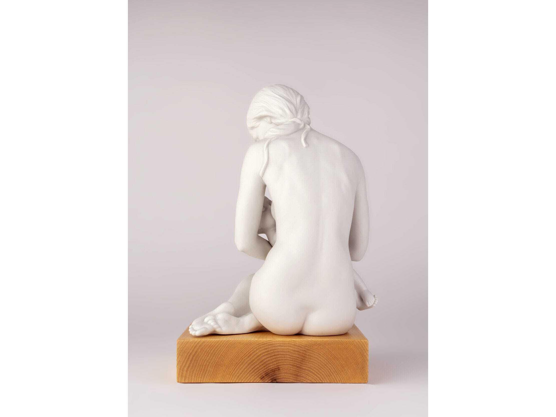 Lladro A Nurturing Bond Mother Figurine