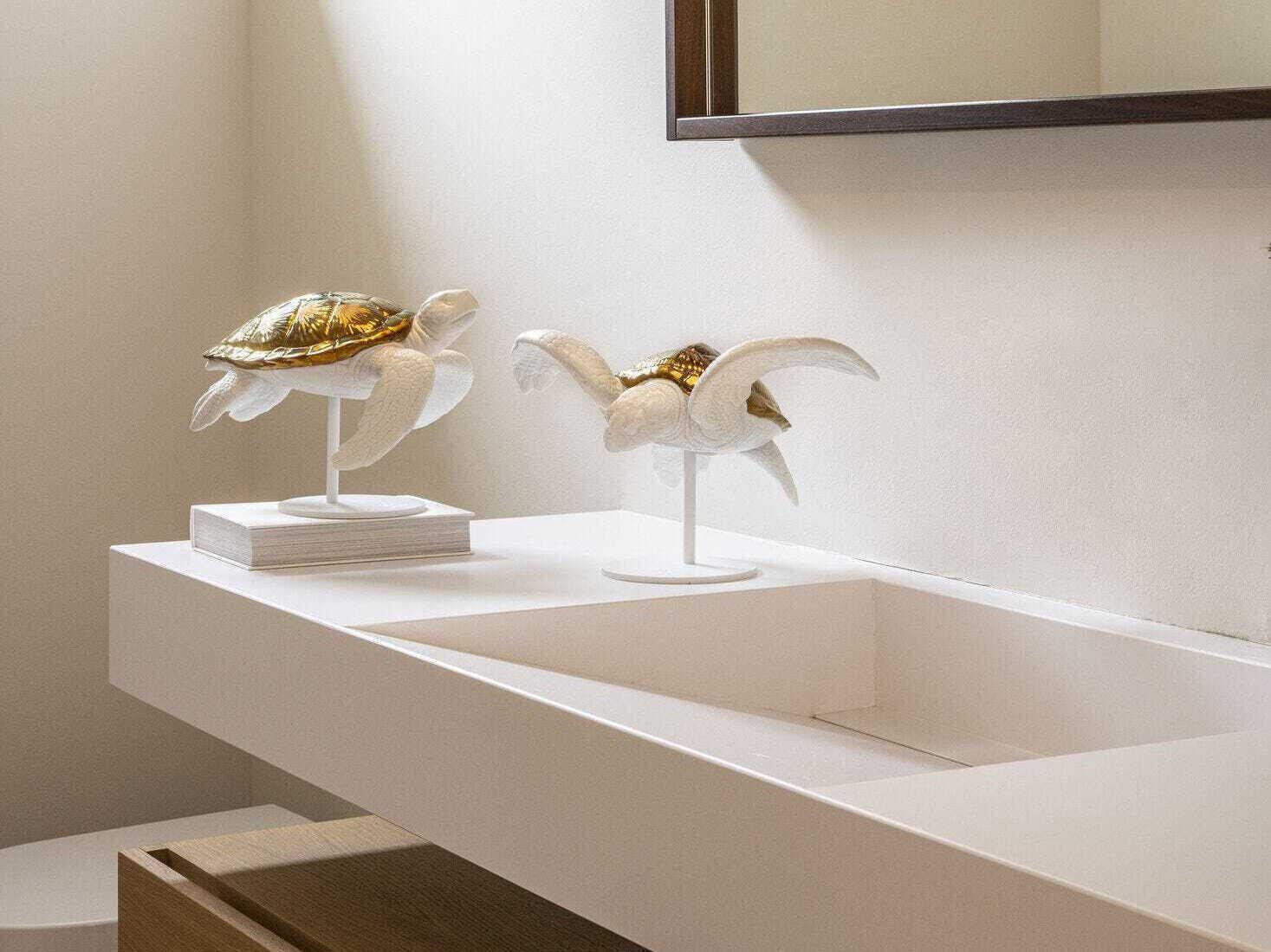 Lladro Sea Turtle-I Sculpture